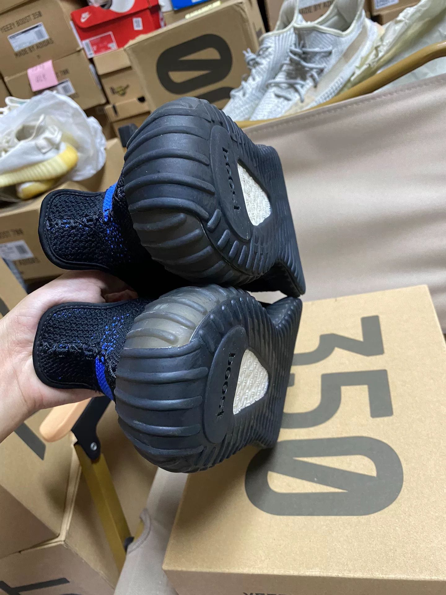 Yeezy Yeezy Blue Lowtop Sneakers 9 Men Size US 9 / EU 42 - 7 Thumbnail