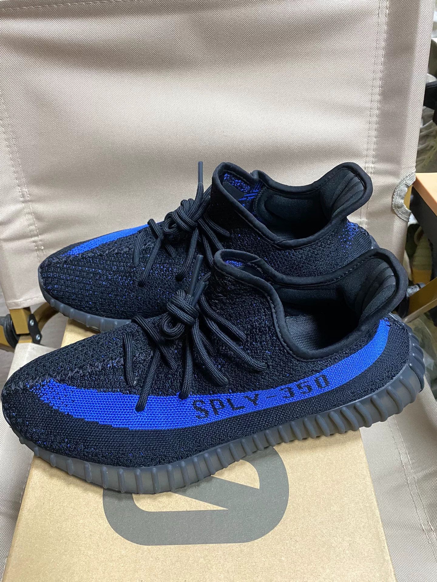 Yeezy Yeezy Blue Lowtop Sneakers 9 Men Size US 9 / EU 42 - 5 Thumbnail