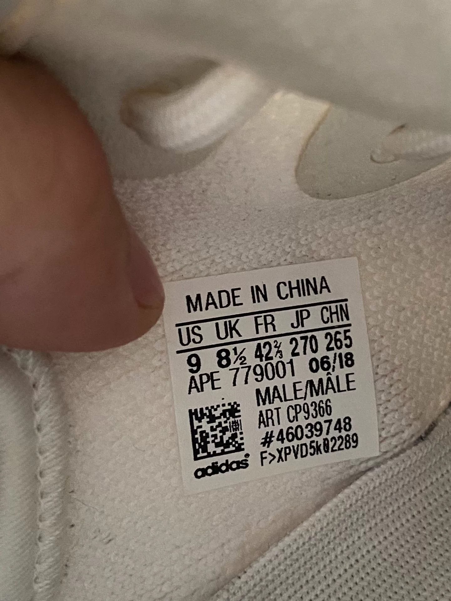 Adidas Adidas YEEZY350 White Lowtop Sneakers 42 Men Size US 9 / EU 42 - 3 Thumbnail