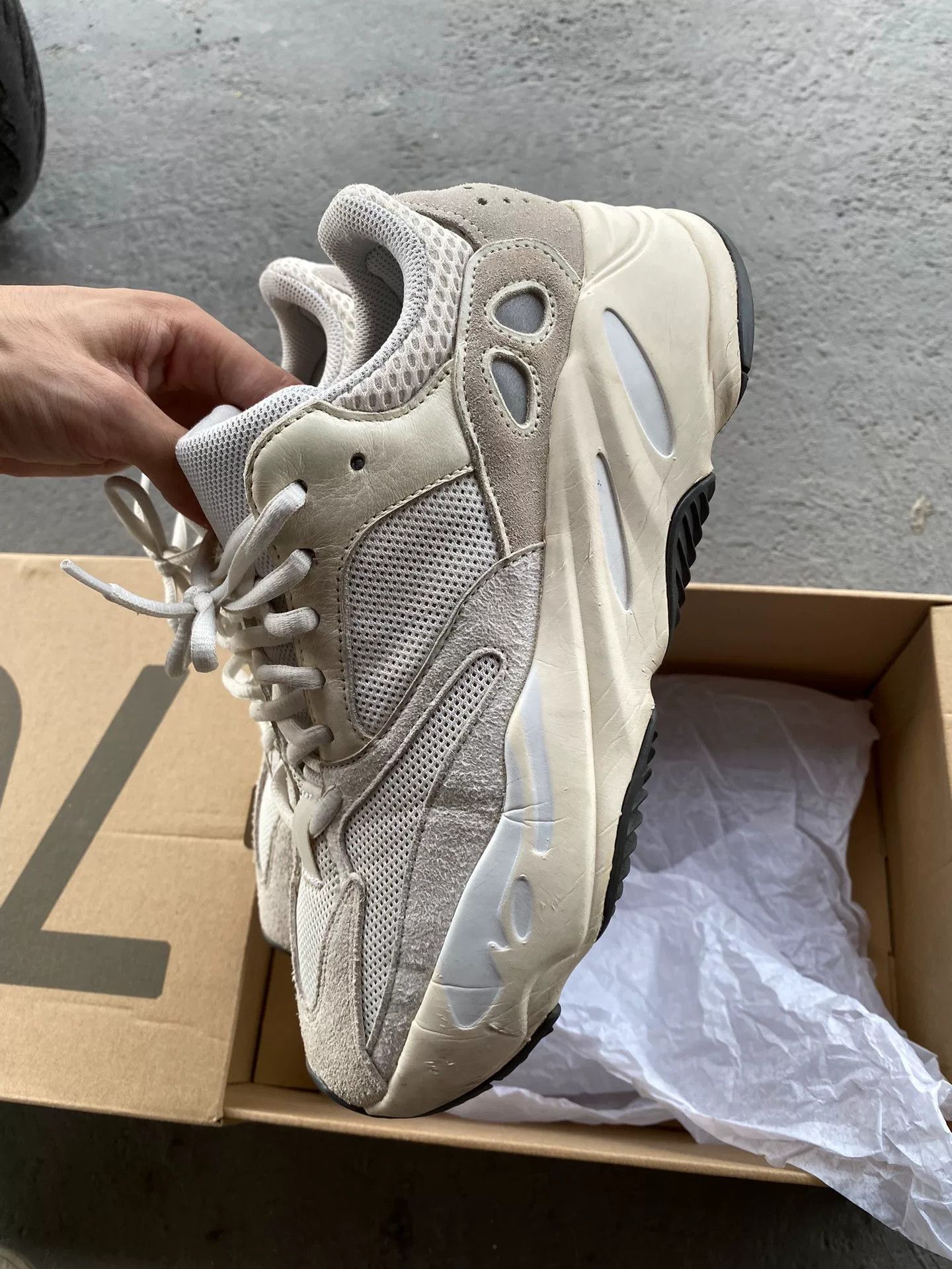 Yeezy Yeezy White Lowtop Sneakers 42 Men Size US 9 / EU 42 - 2 Thumbnail