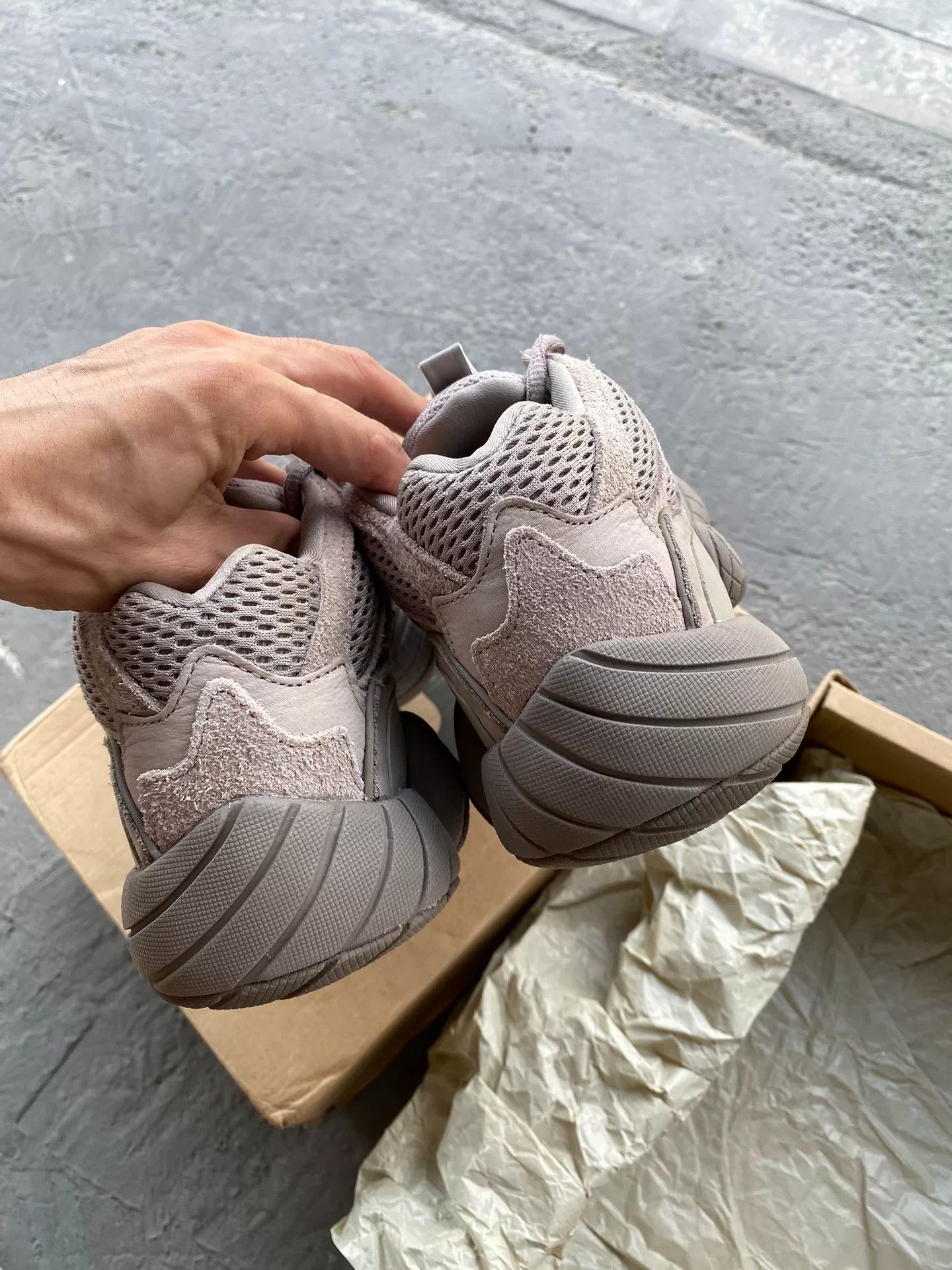 Adidas Adidas YEEZY500 Gray Lowtop Sneakers 42 Men Size US 9 / EU 42 - 9 Thumbnail