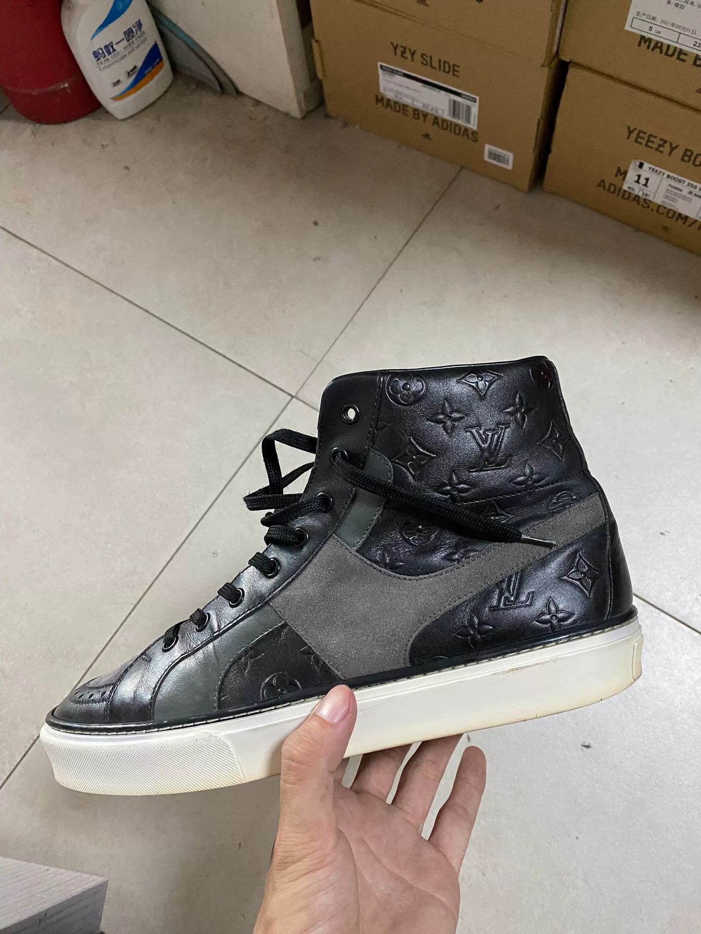 Louis Vuitton Louis Vuitton Printed Hitop Sneakers 40 Men Size US 7.5 / EU 40-41 - 8 Thumbnail