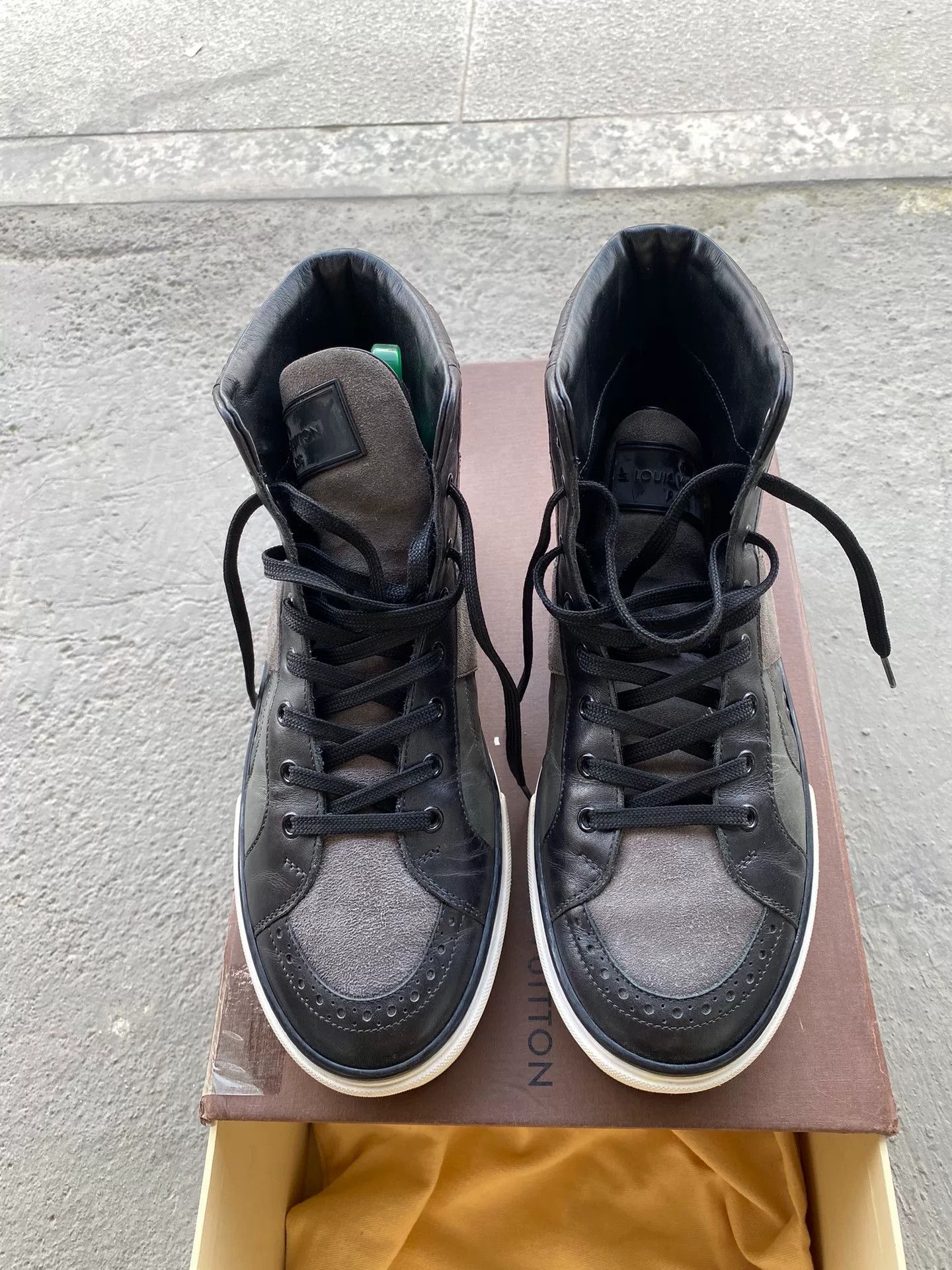 Louis Vuitton Louis Vuitton Printed Hitop Sneakers 40 Men Size US 7.5 / EU 40-41 - 4 Thumbnail