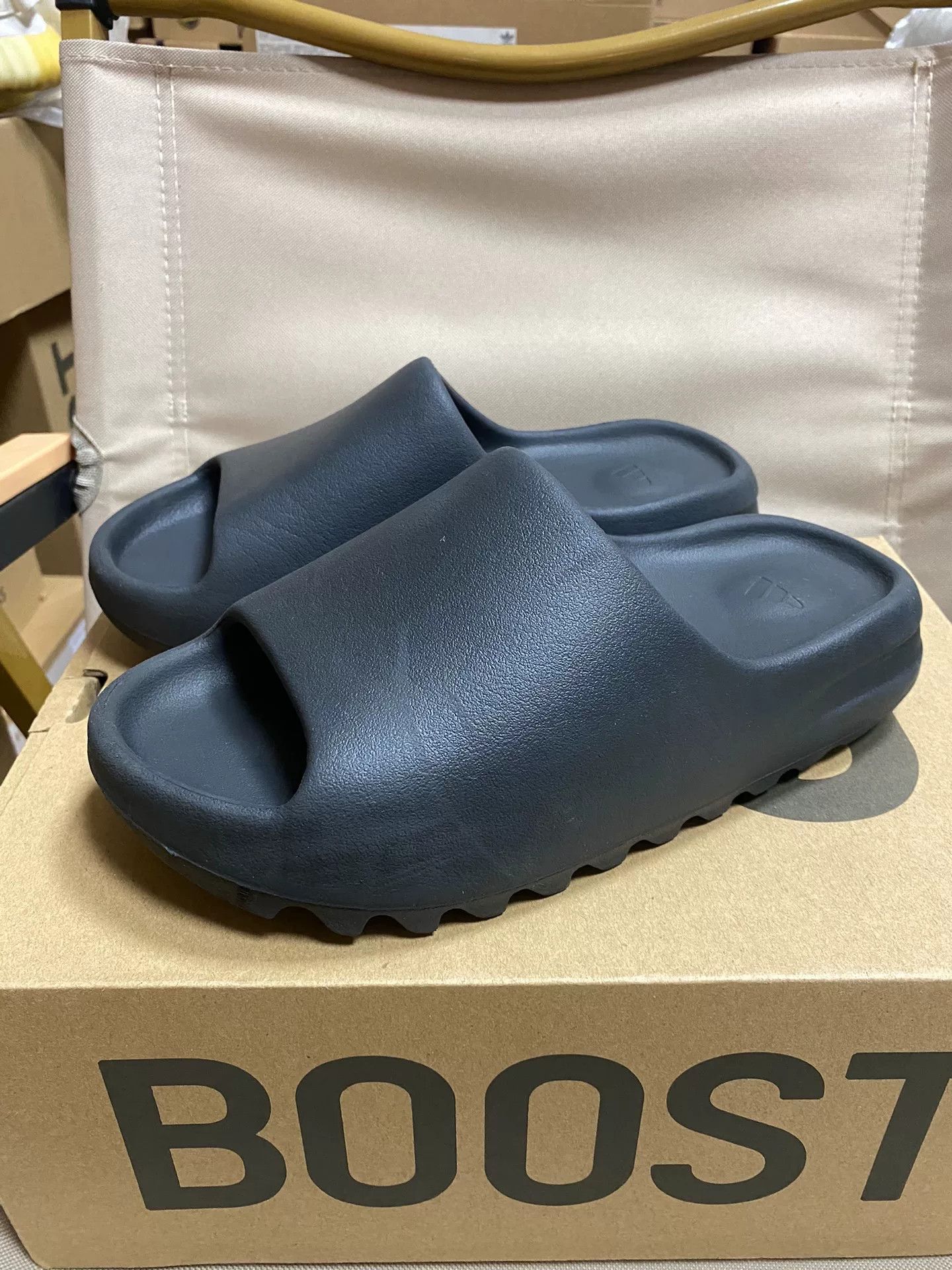 Yeezy Yeezy Black Lowtop Sneakers 40 Men Size US 7.5 / EU 40-41 - 8 Thumbnail
