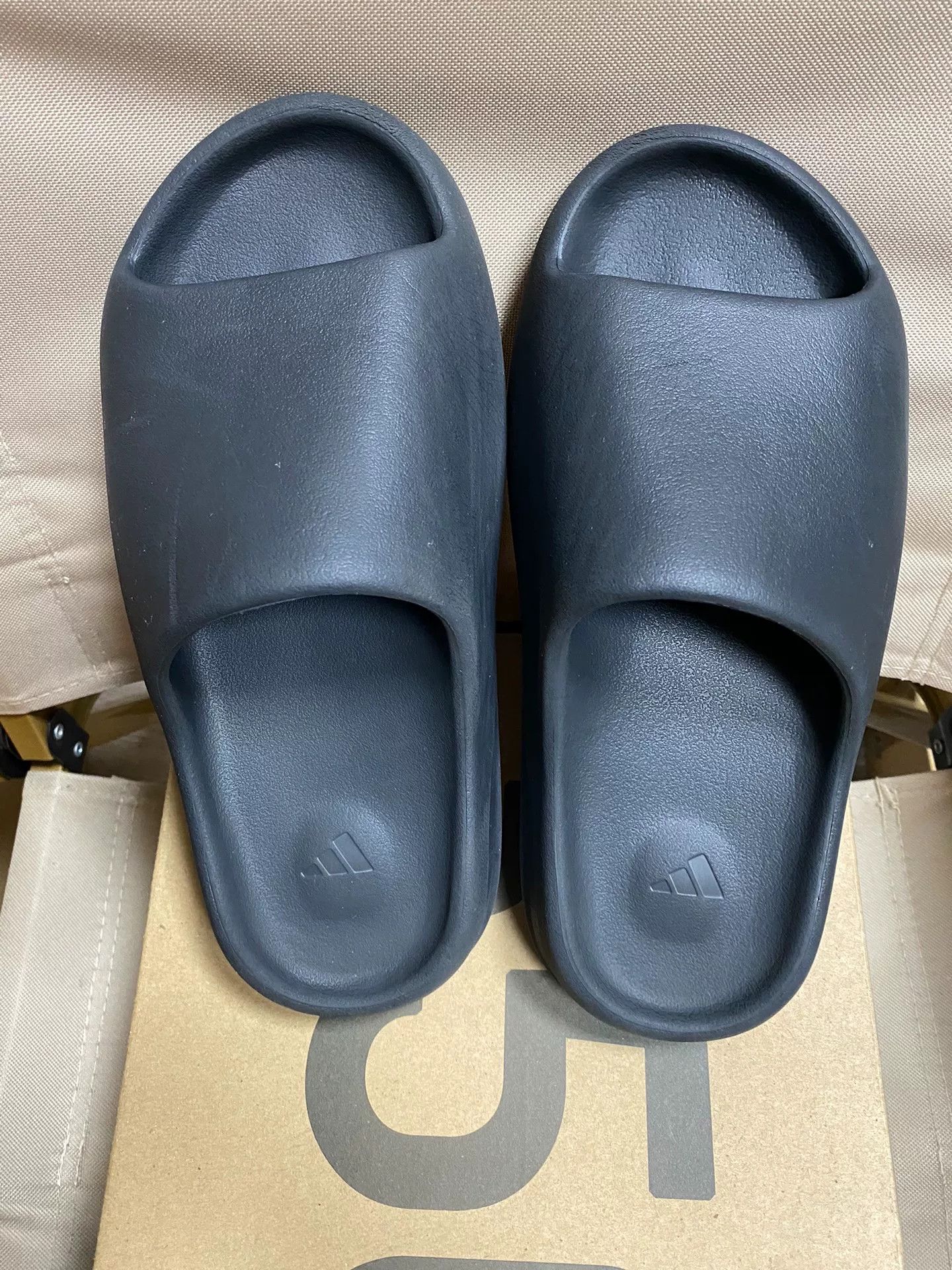 Yeezy Yeezy Black Lowtop Sneakers 40 Men Size US 7.5 / EU 40-41 - 4 Thumbnail