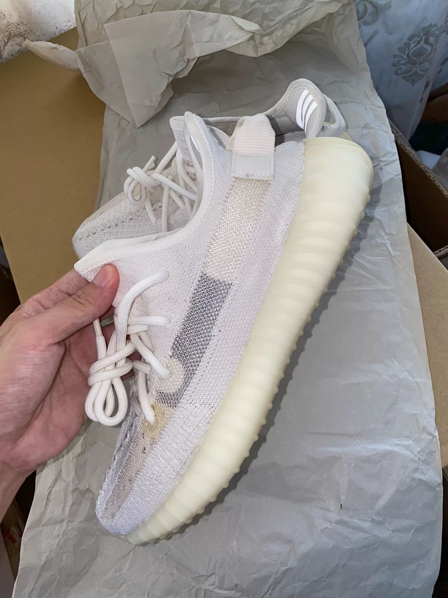 Adidas Adidas YEEZY350 White Lowtop Sneakers 35 Men Size US 5 / EU 37 - 5 Thumbnail