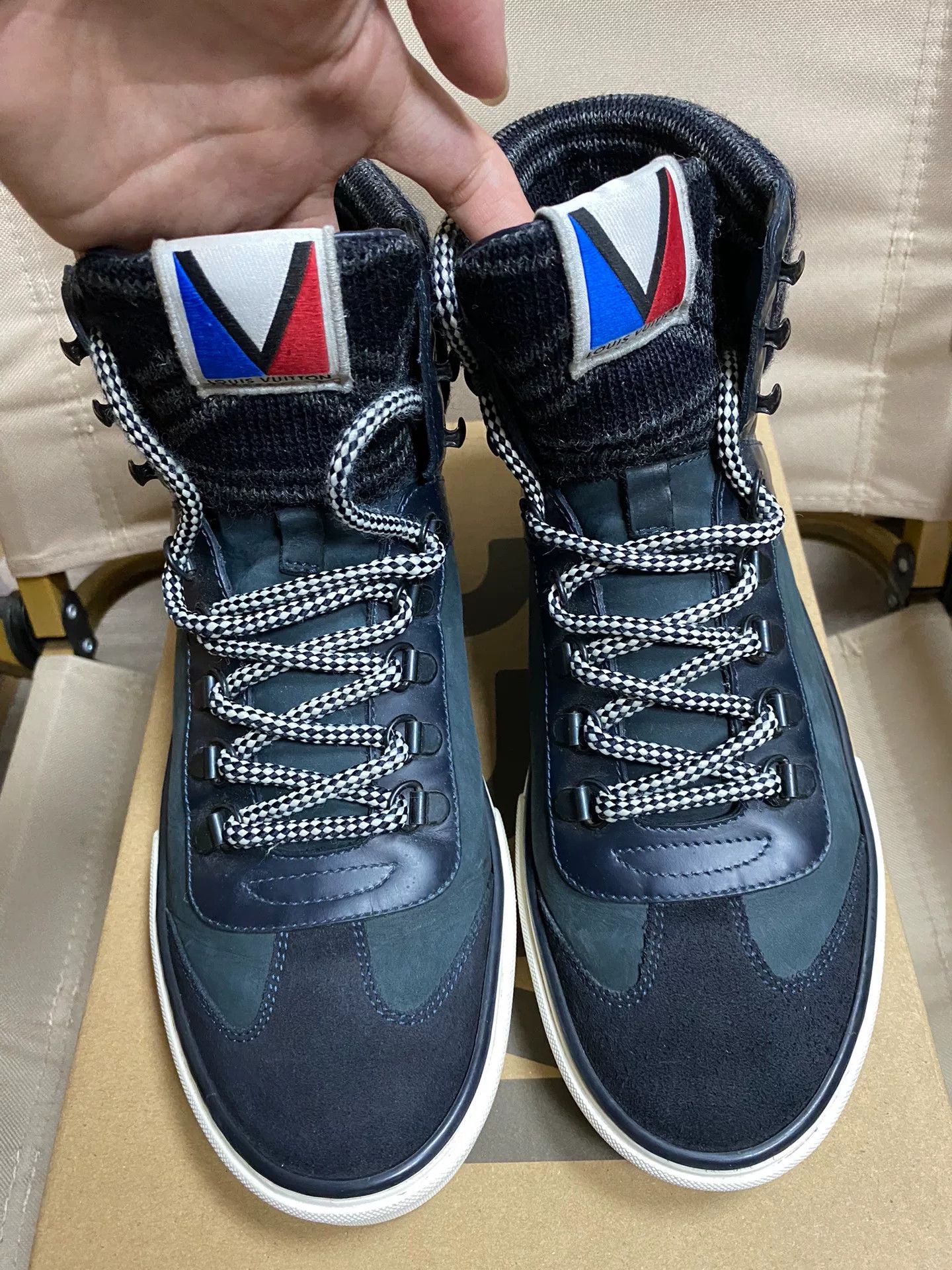 Louis Vuitton Louis Vuitton Casual Hitop Sneakers 40 Men Size US 7.5 / EU 40-41 - 4 Thumbnail