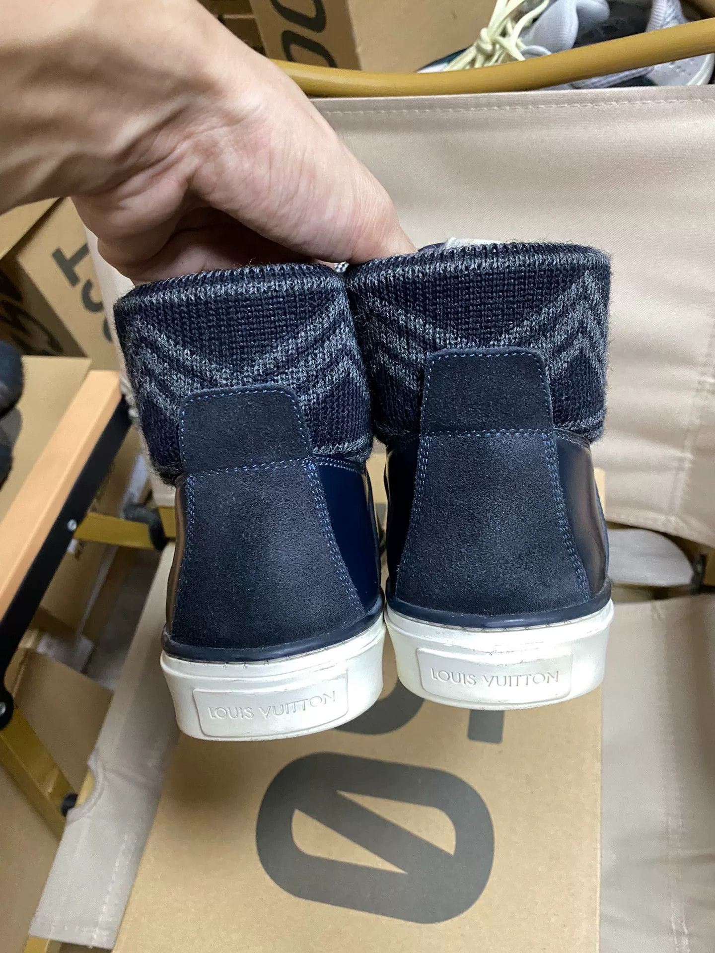 Louis Vuitton Louis Vuitton Casual Hitop Sneakers 40 Men Size US 7.5 / EU 40-41 - 5 Thumbnail