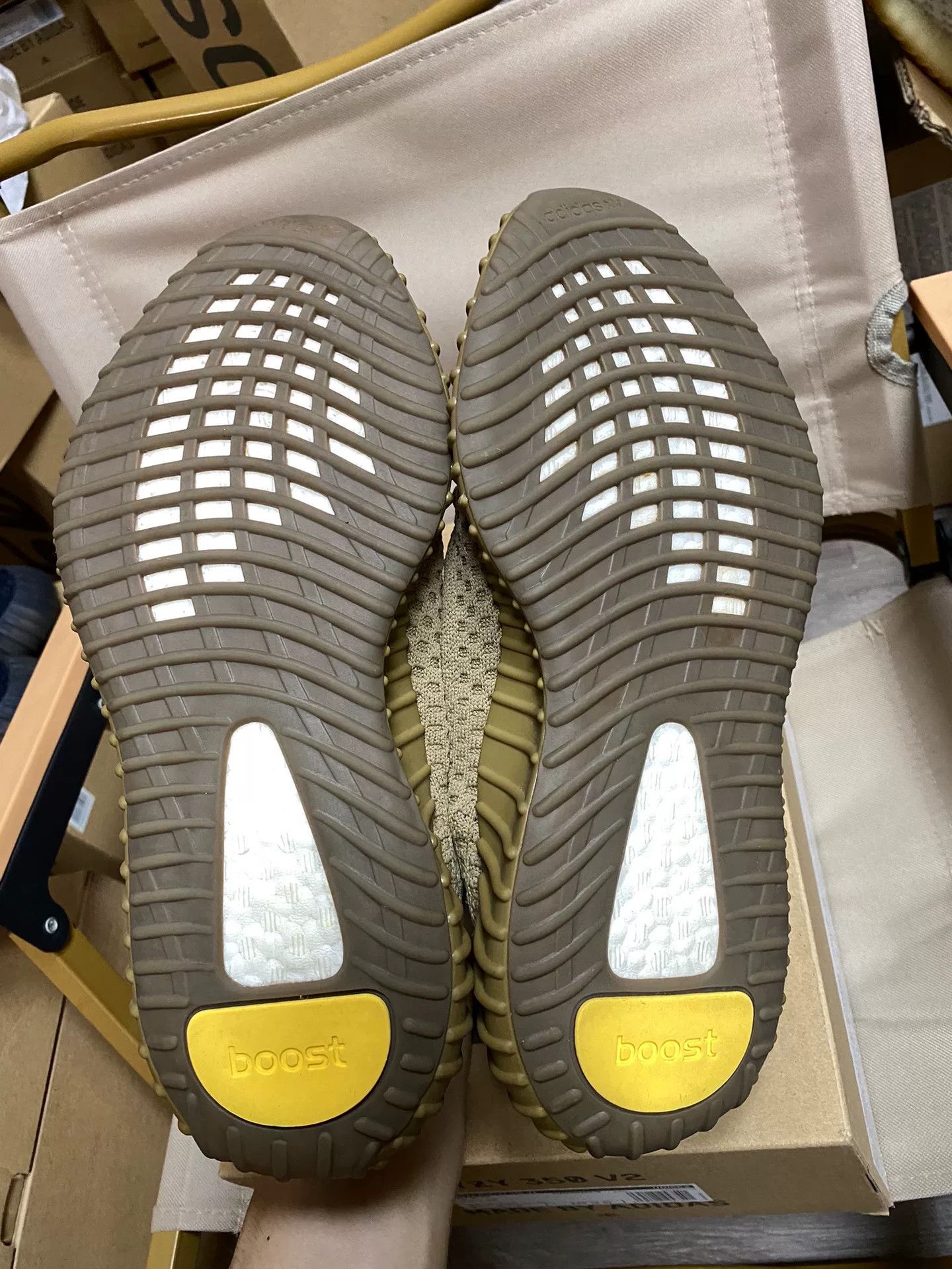 Yeezy Yeezy Brown Lowtop Sneakers 42 Men Size US 9 / EU 42 - 8 Thumbnail
