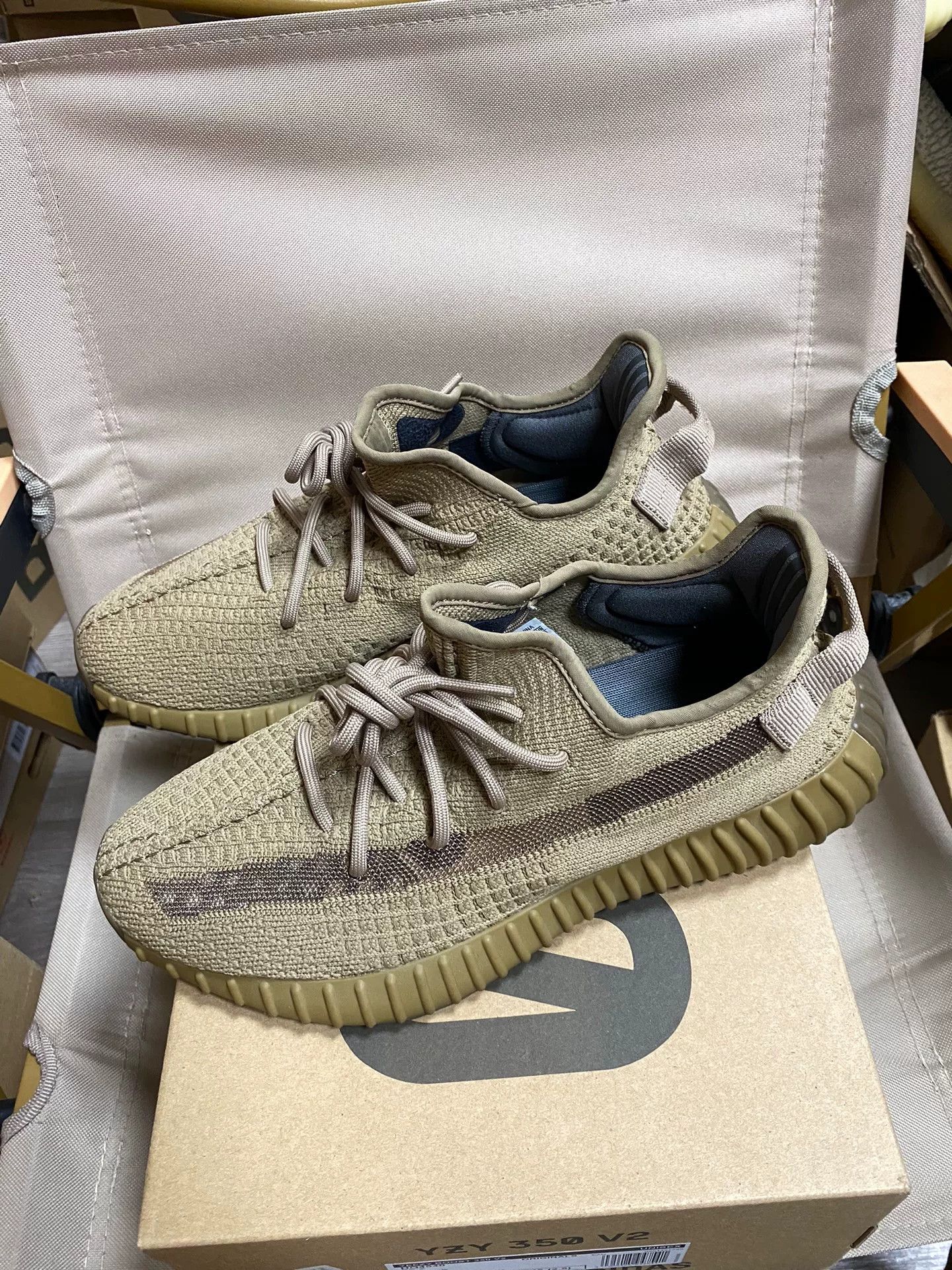 Yeezy Yeezy Brown Lowtop Sneakers 42 Men Size US 9 / EU 42 - 2 Thumbnail
