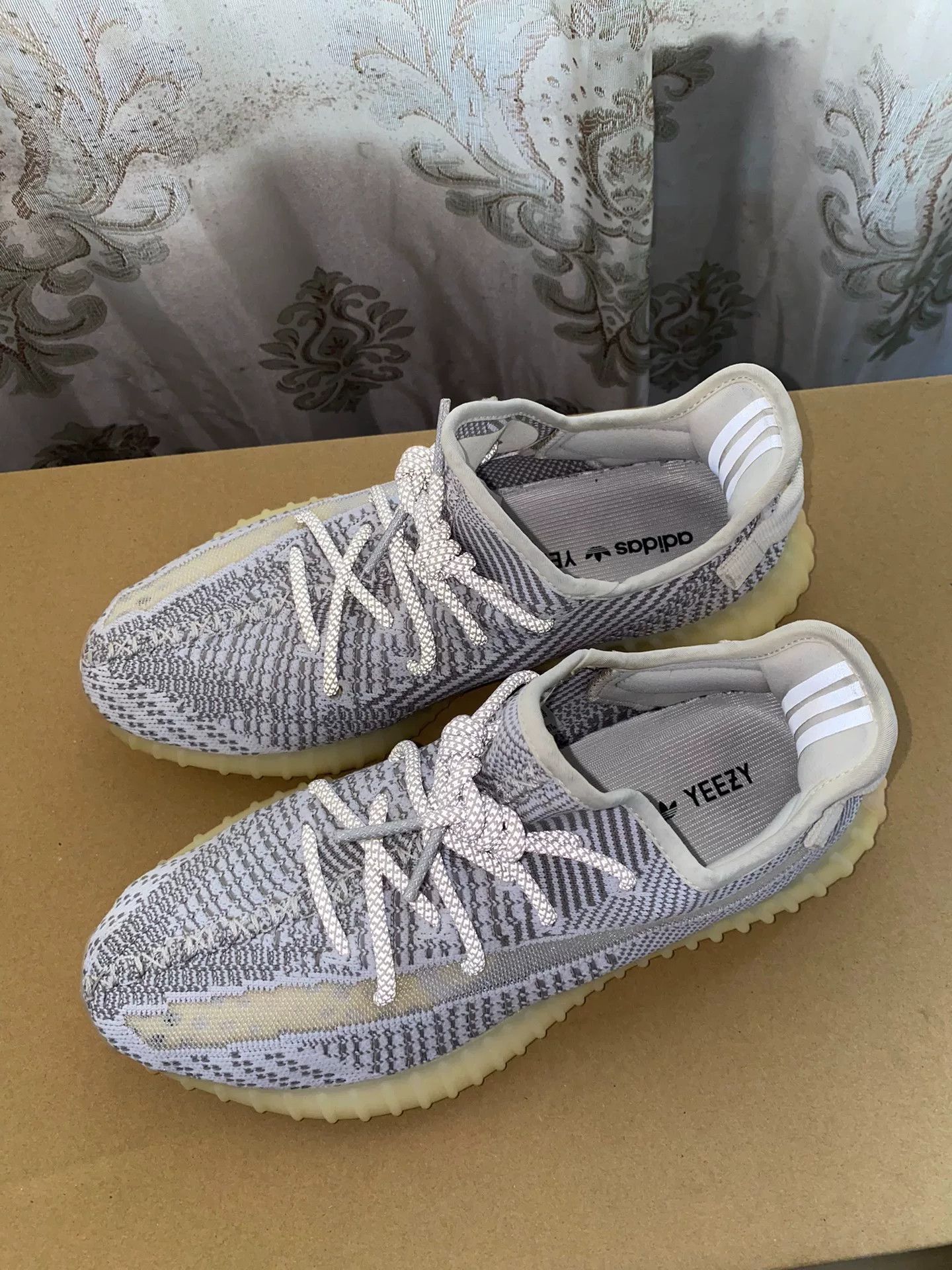 Adidas Adidas YEEZY350 White Lowtop Sneakers 9 Men Size US 9 / EU 42 - 2 Thumbnail