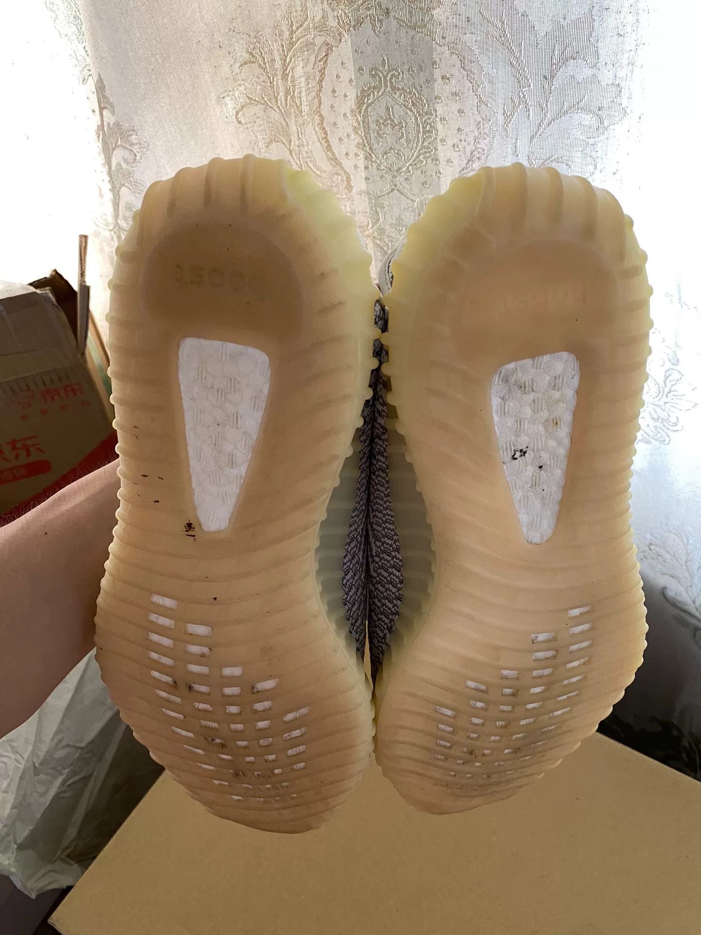 Adidas Adidas YEEZY350 White Lowtop Sneakers 9 Men Size US 9 / EU 42 - 8 Thumbnail