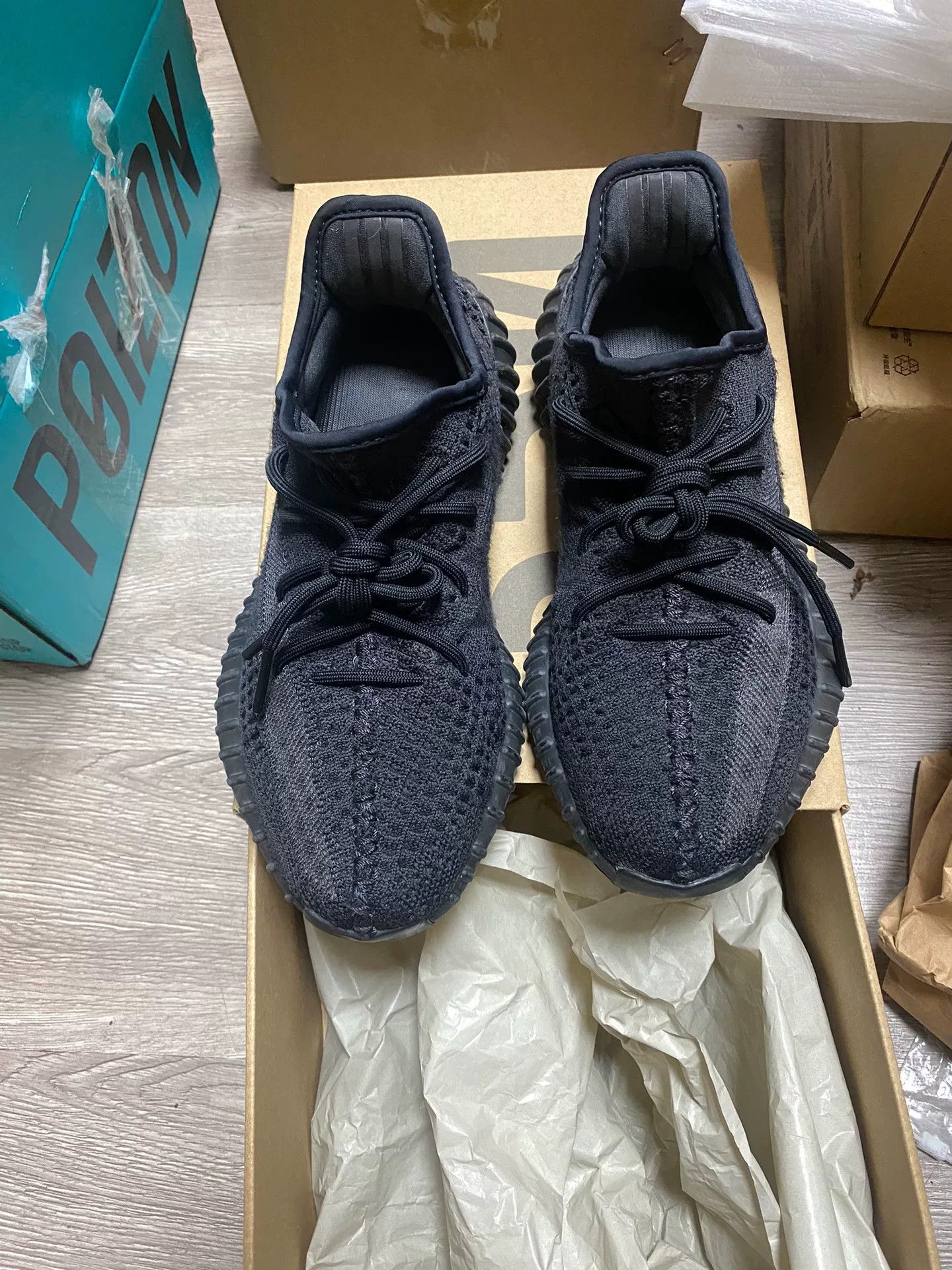 Adidas Adidas YEEZY350 Black Lowtop Sneakers 40 Men Size US 7.5 / EU 40-41 - 5 Thumbnail