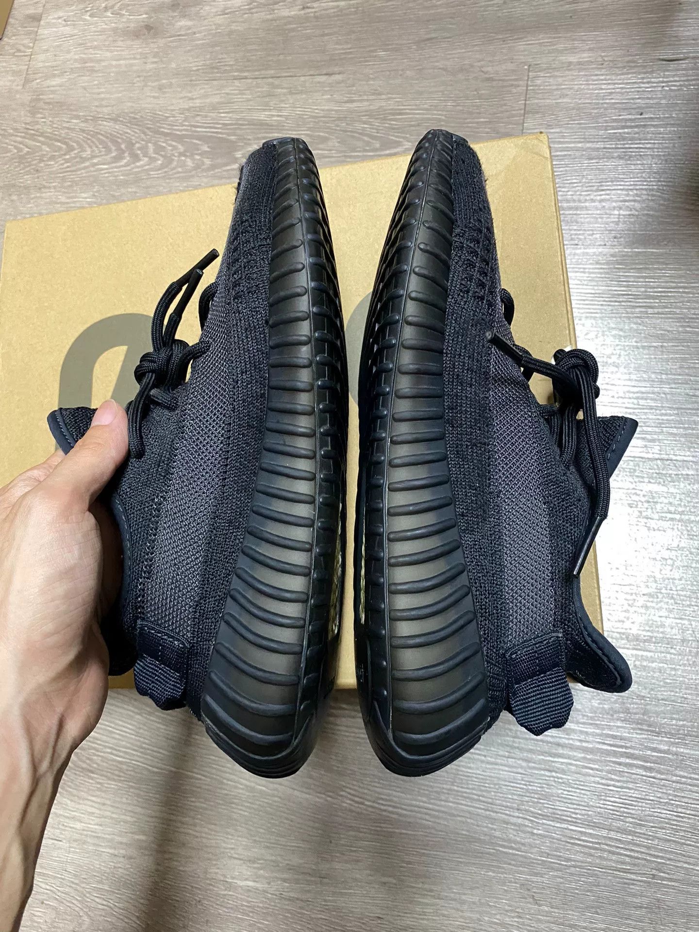 Adidas Adidas YEEZY350 Black Lowtop Sneakers 40 Men Size US 7.5 / EU 40-41 - 3 Thumbnail