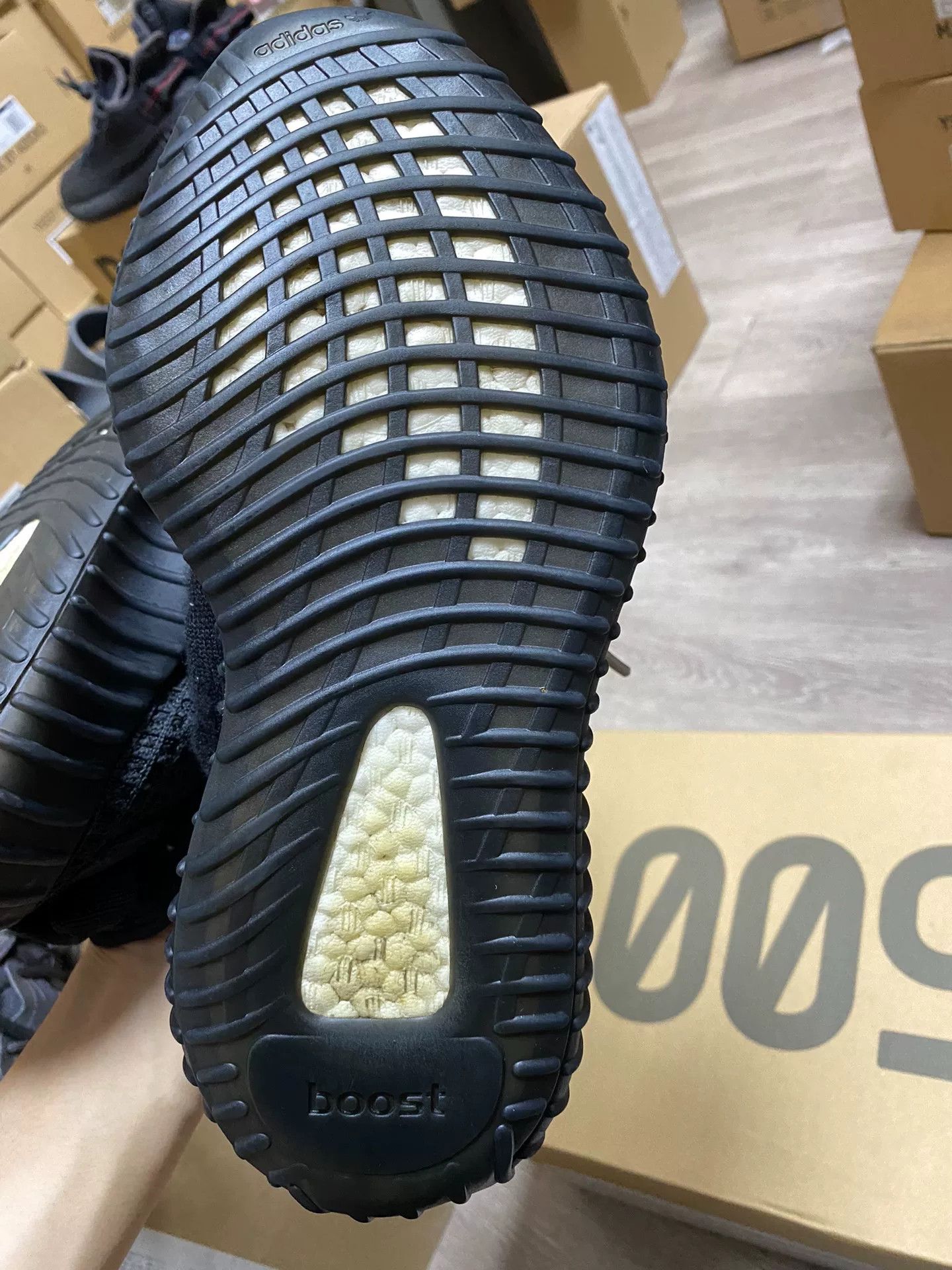 Adidas Adidas YEEZY350 Black Lowtop Sneakers 40 Men Size US 7.5 / EU 40-41 - 7 Thumbnail