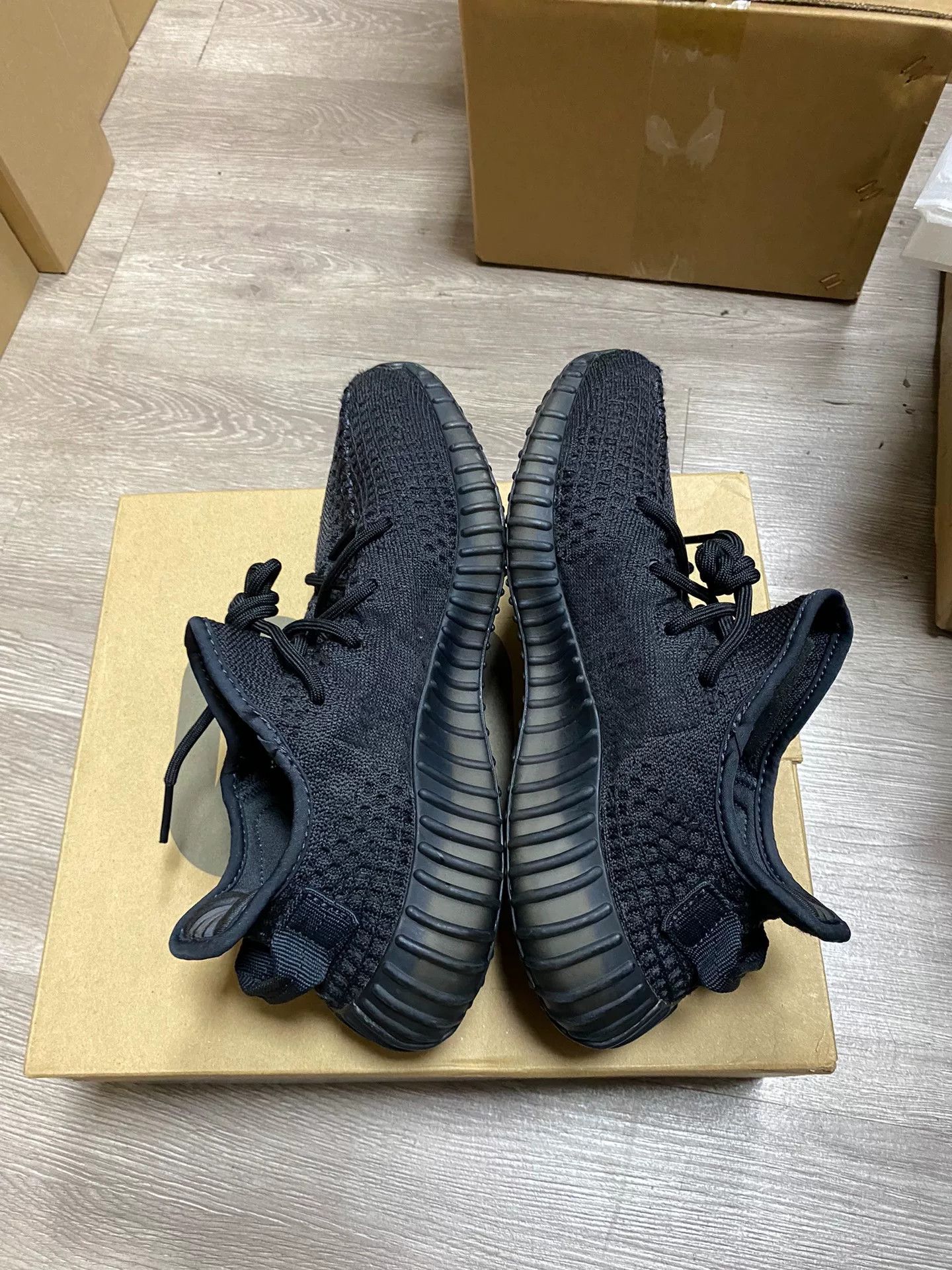 Adidas Adidas YEEZY350 Black Lowtop Sneakers 40 Men Size US 7.5 / EU 40-41 - 4 Thumbnail