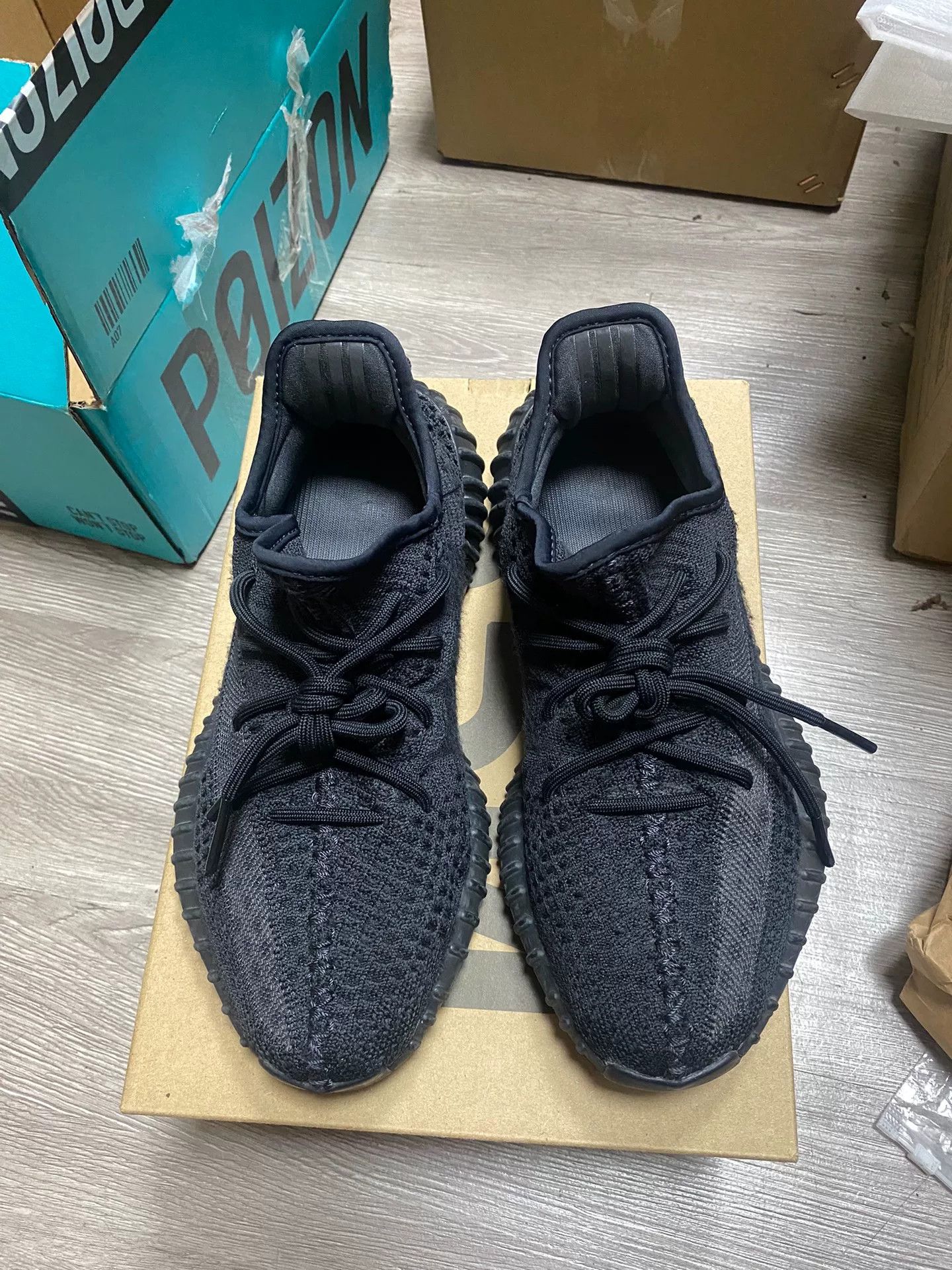 Adidas Adidas YEEZY350 Black Lowtop Sneakers 40 Men Size US 7.5 / EU 40-41 - 6 Thumbnail