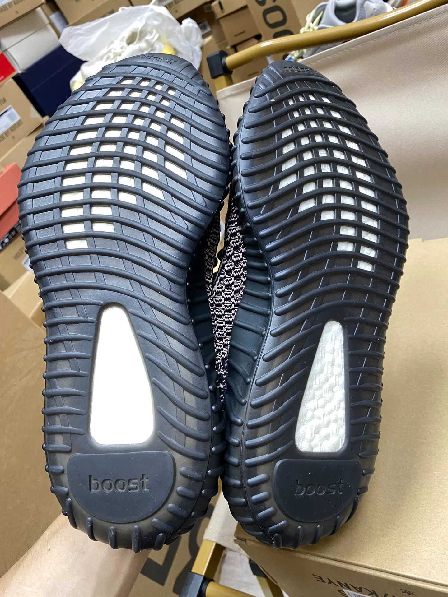 Adidas Adidas YEEZY350 Black Lowtop Sneakers 42 Men Size US 9 / EU 42 - 3 Thumbnail