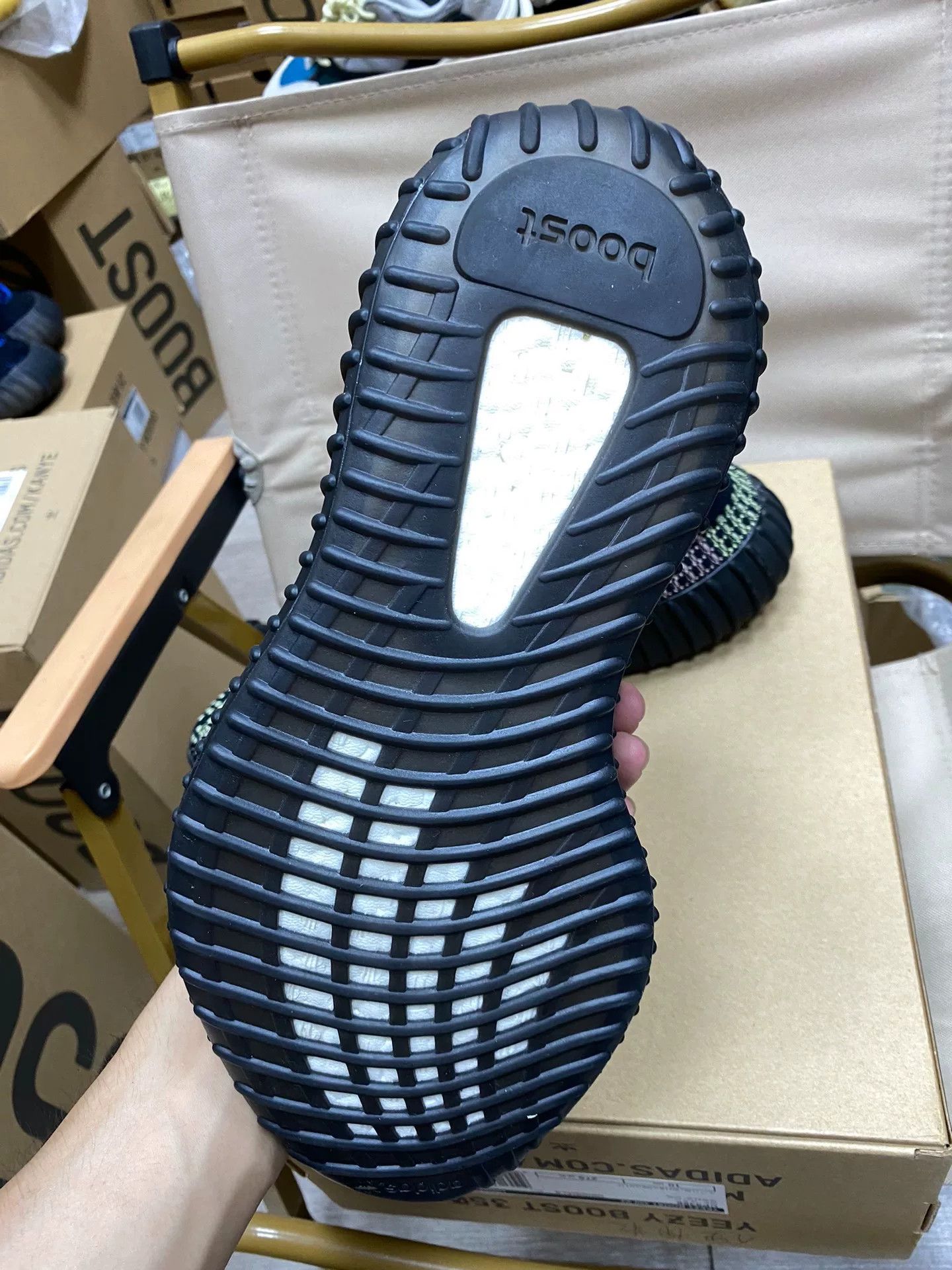 Adidas Adidas YEEZY350 Black Lowtop Sneakers 42 Men Size US 9 / EU 42 - 4 Thumbnail