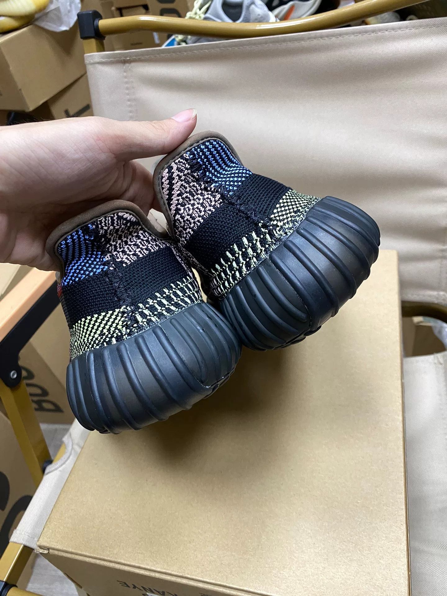 Adidas Adidas YEEZY350 Black Lowtop Sneakers 42 Men Size US 9 / EU 42 - 5 Thumbnail