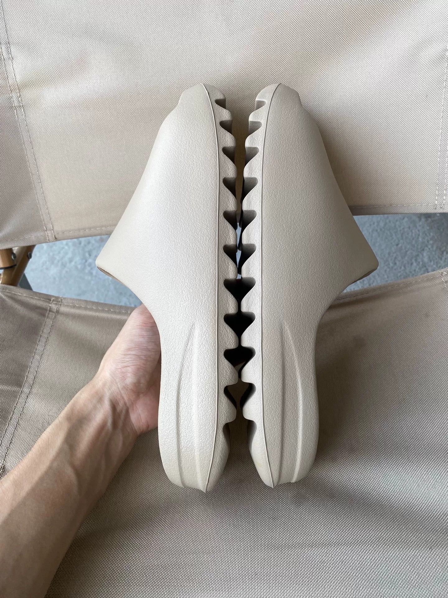 Yeezy Yeezy Brown Lowtop Sneakers 11 Men Size US 11 / EU 44 - 8 Thumbnail
