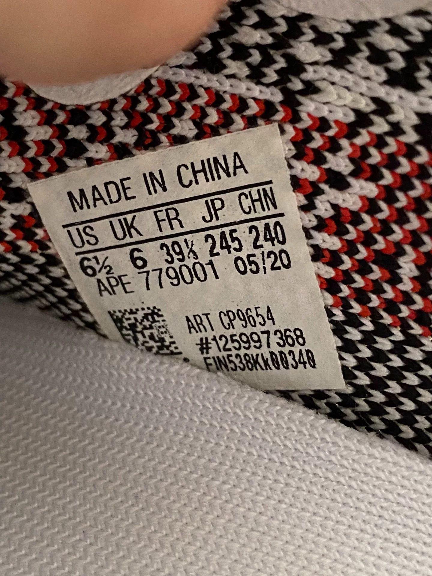 Adidas Adidas YEEZY350 White Lowtop Sneakers 39 Men Size US 6.5 / EU 39-40 - 9 Thumbnail