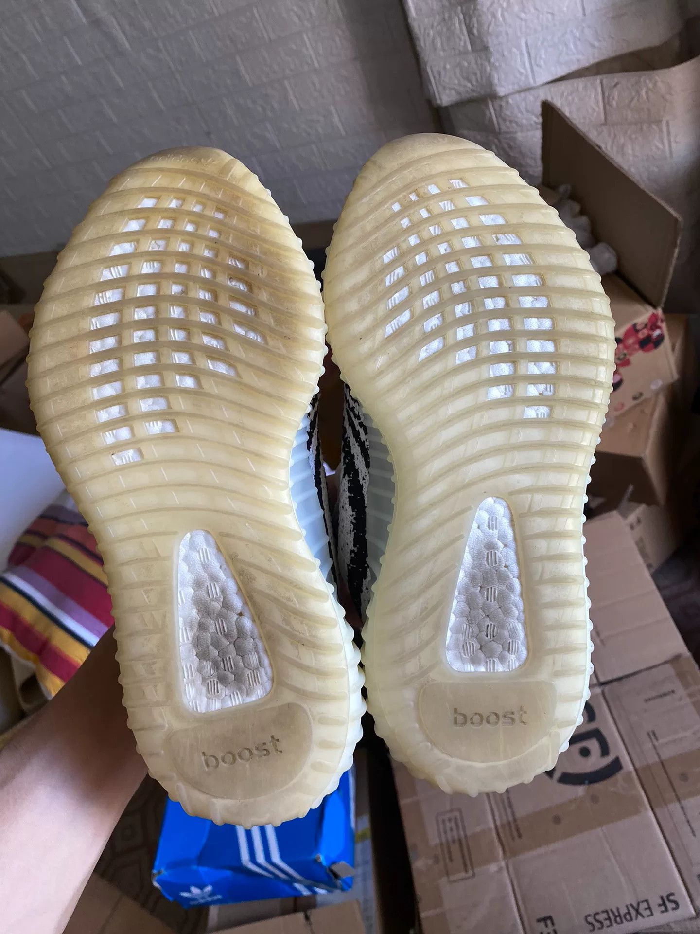 Adidas Adidas YEEZY350 White Lowtop Sneakers 39 Men Size US 6.5 / EU 39-40 - 8 Thumbnail