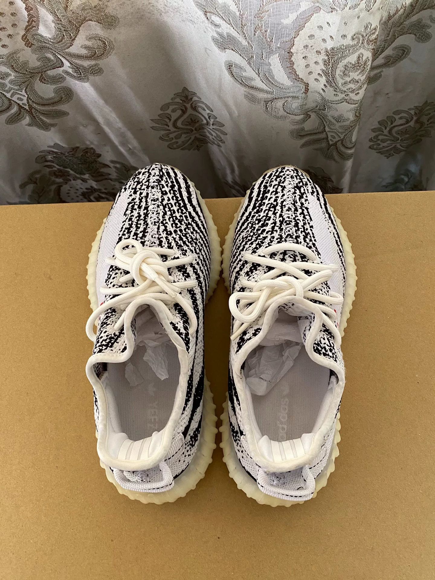 Adidas Adidas YEEZY350 White Lowtop Sneakers 39 Men Size US 6.5 / EU 39-40 - 6 Thumbnail