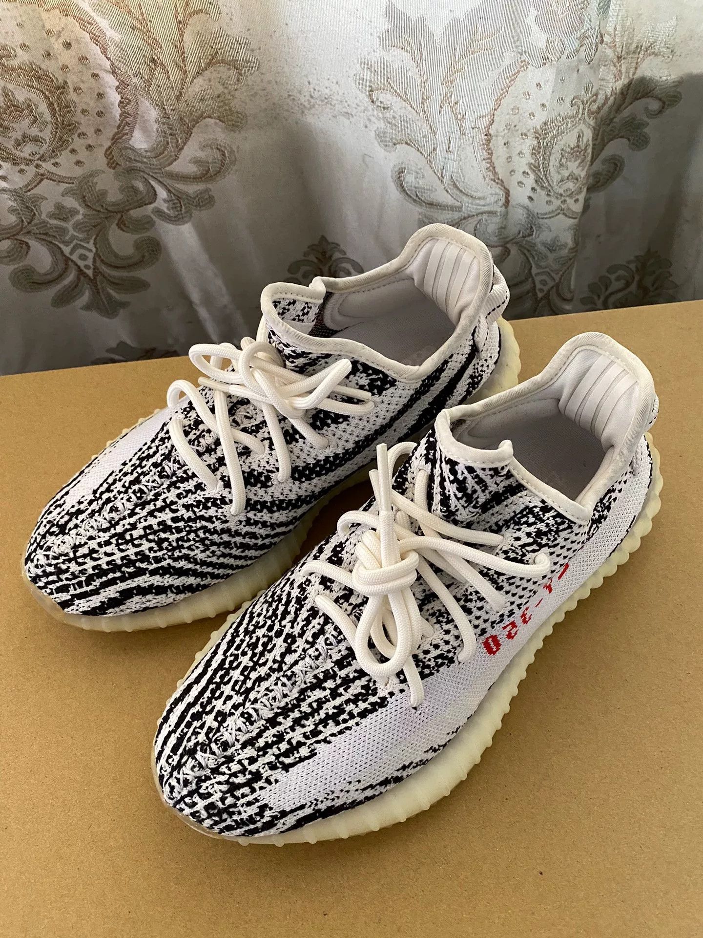 Adidas Adidas YEEZY350 White Lowtop Sneakers 39 Men Size US 6.5 / EU 39-40 - 2 Thumbnail