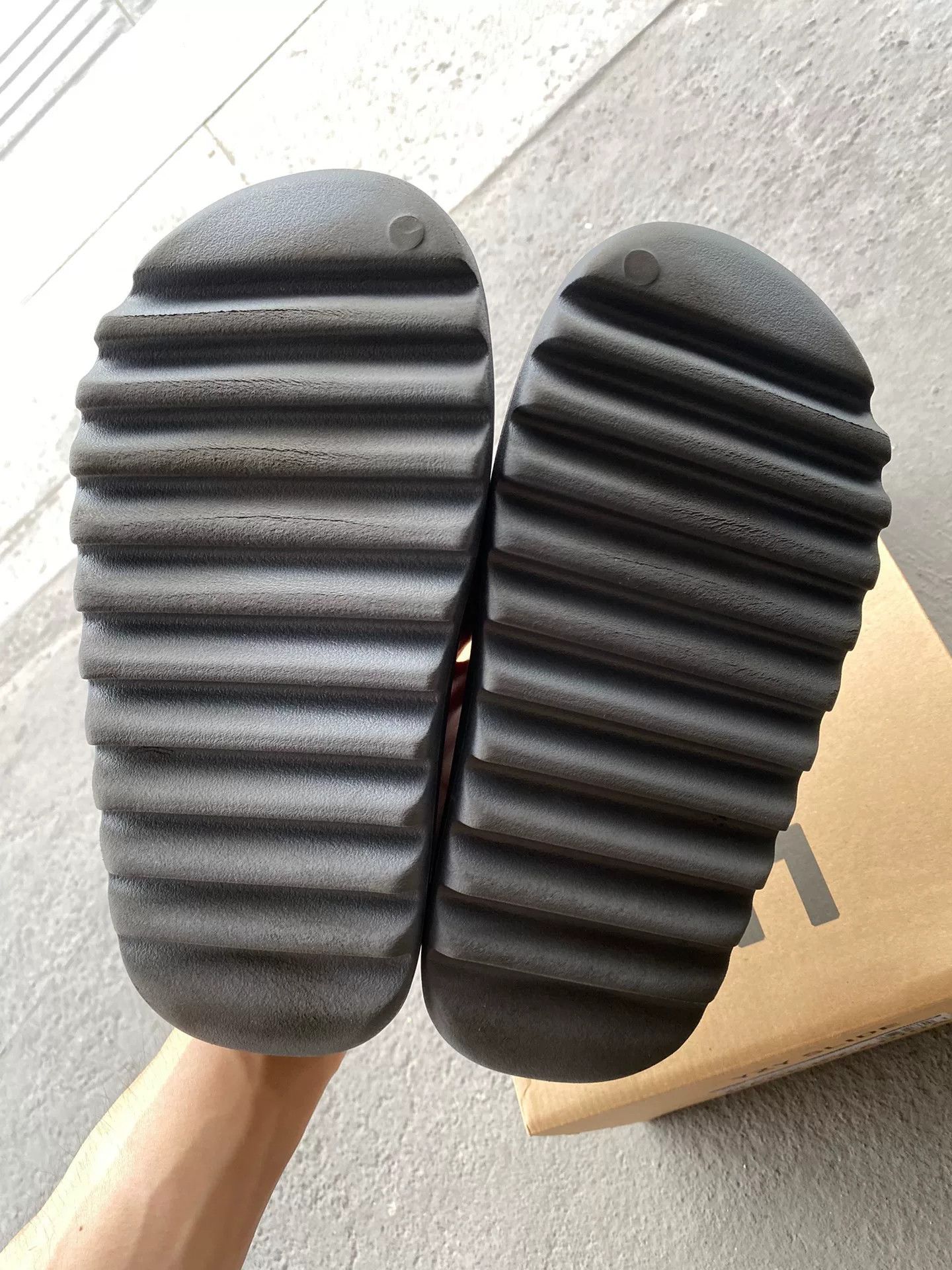 Yeezy Yeezy Gray Lowtop Sneakers 40 Men Size US 7.5 / EU 40-41 - 8 Thumbnail
