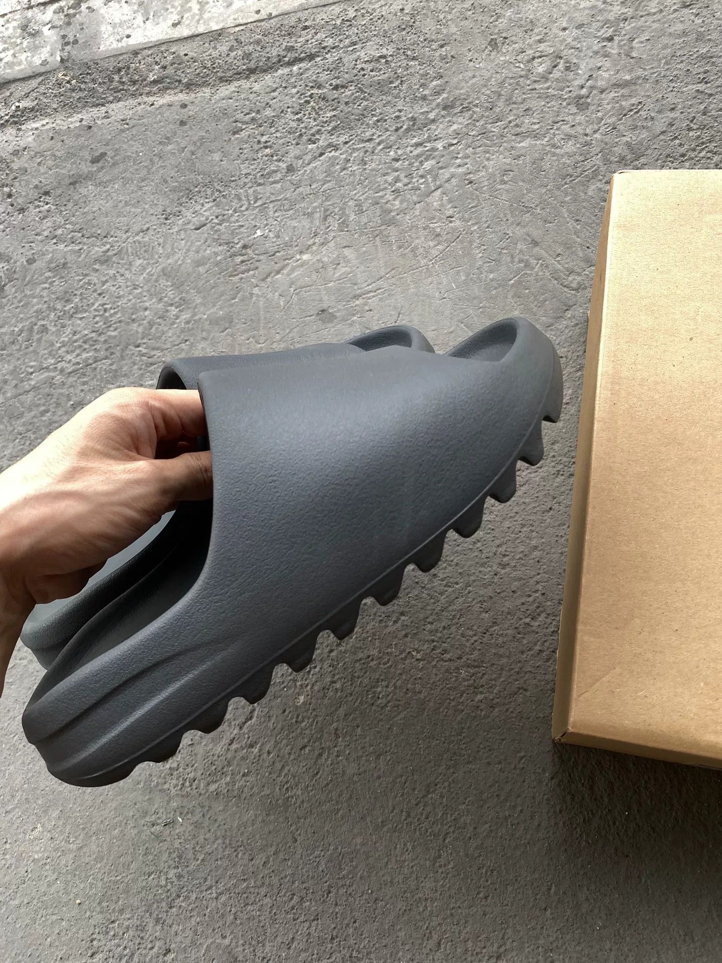 Yeezy Yeezy Gray Lowtop Sneakers 40 Men Size US 7.5 / EU 40-41 - 7 Thumbnail