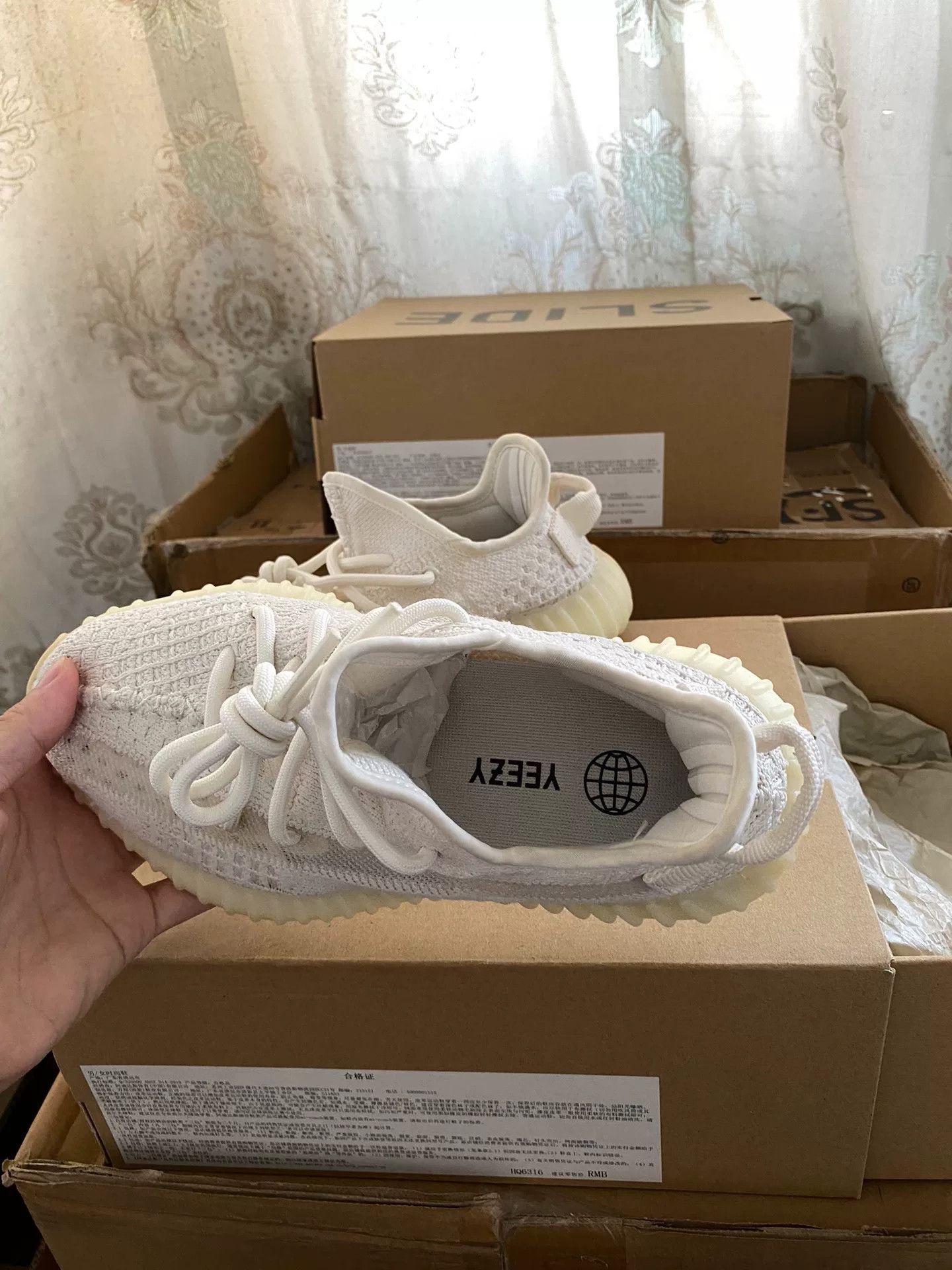 Adidas Adidas YEEZY350 White Lowtop Sneakers 35 Men Size US 5 / EU 37 - 5 Thumbnail