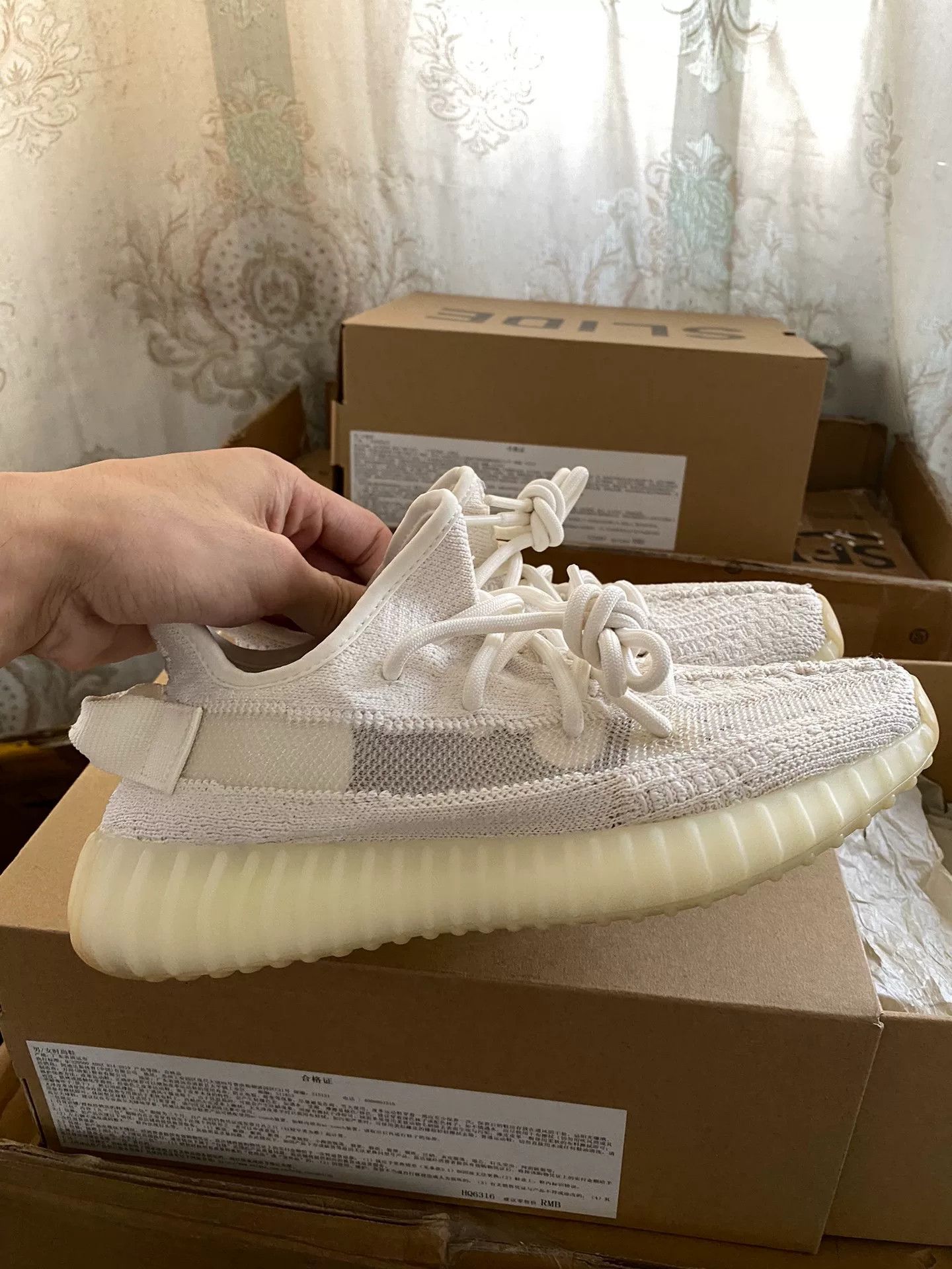 Adidas Adidas YEEZY350 White Lowtop Sneakers 35 Men Size US 5 / EU 37 - 7 Thumbnail