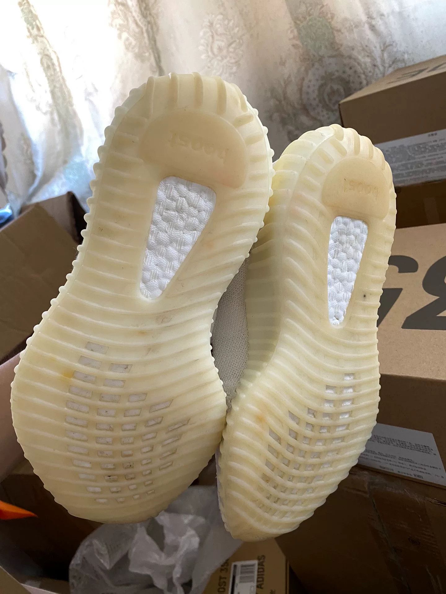 Adidas Adidas YEEZY350 White Lowtop Sneakers 35 Men Size US 5 / EU 37 - 8 Thumbnail