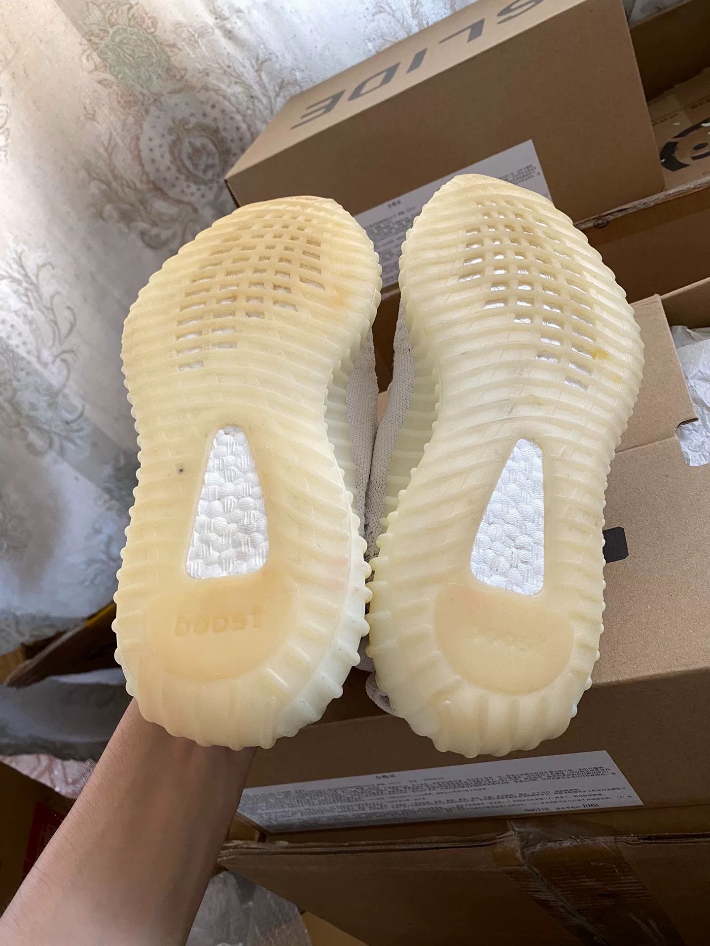 Adidas Adidas YEEZY350 White Lowtop Sneakers 35 Men Size US 5 / EU 37 - 9 Thumbnail