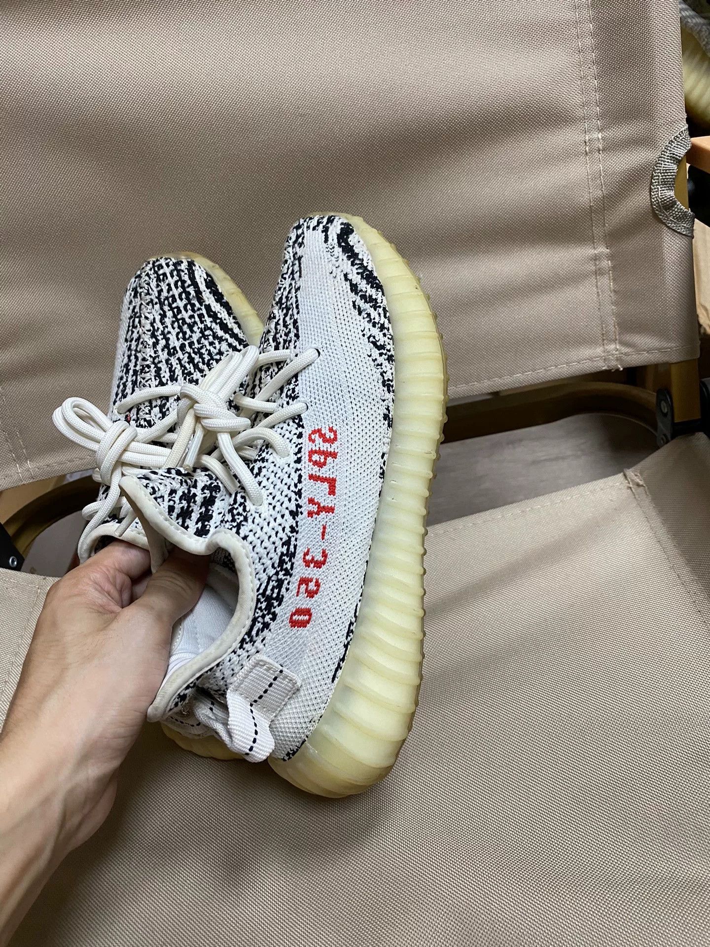 Adidas Adidas YEEZY350 White Lowtop Sneakers 36 Men Size US 5 / EU 37 - 4 Thumbnail