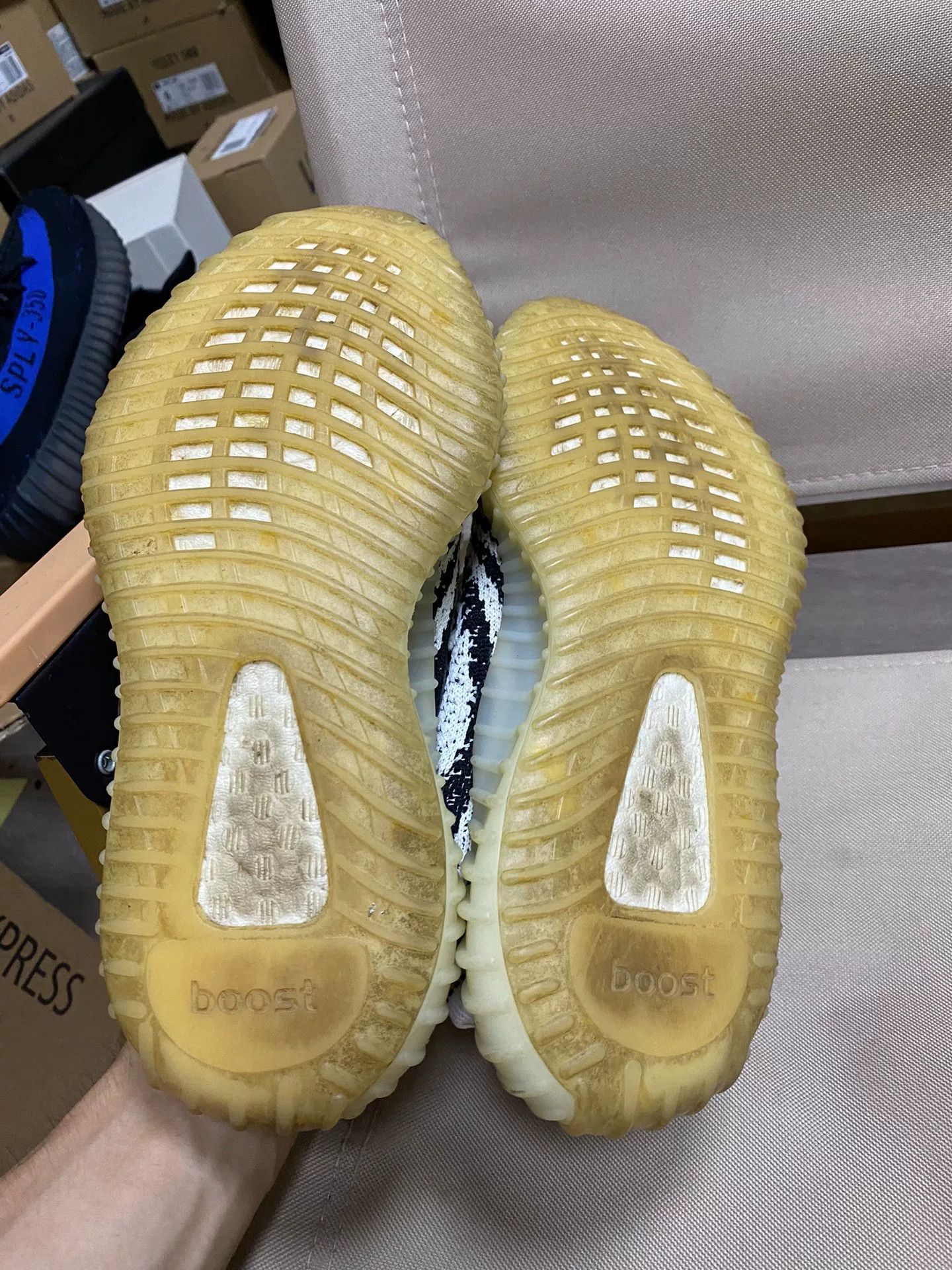 Adidas Adidas YEEZY350 White Lowtop Sneakers 36 Men Size US 5 / EU 37 - 5 Thumbnail