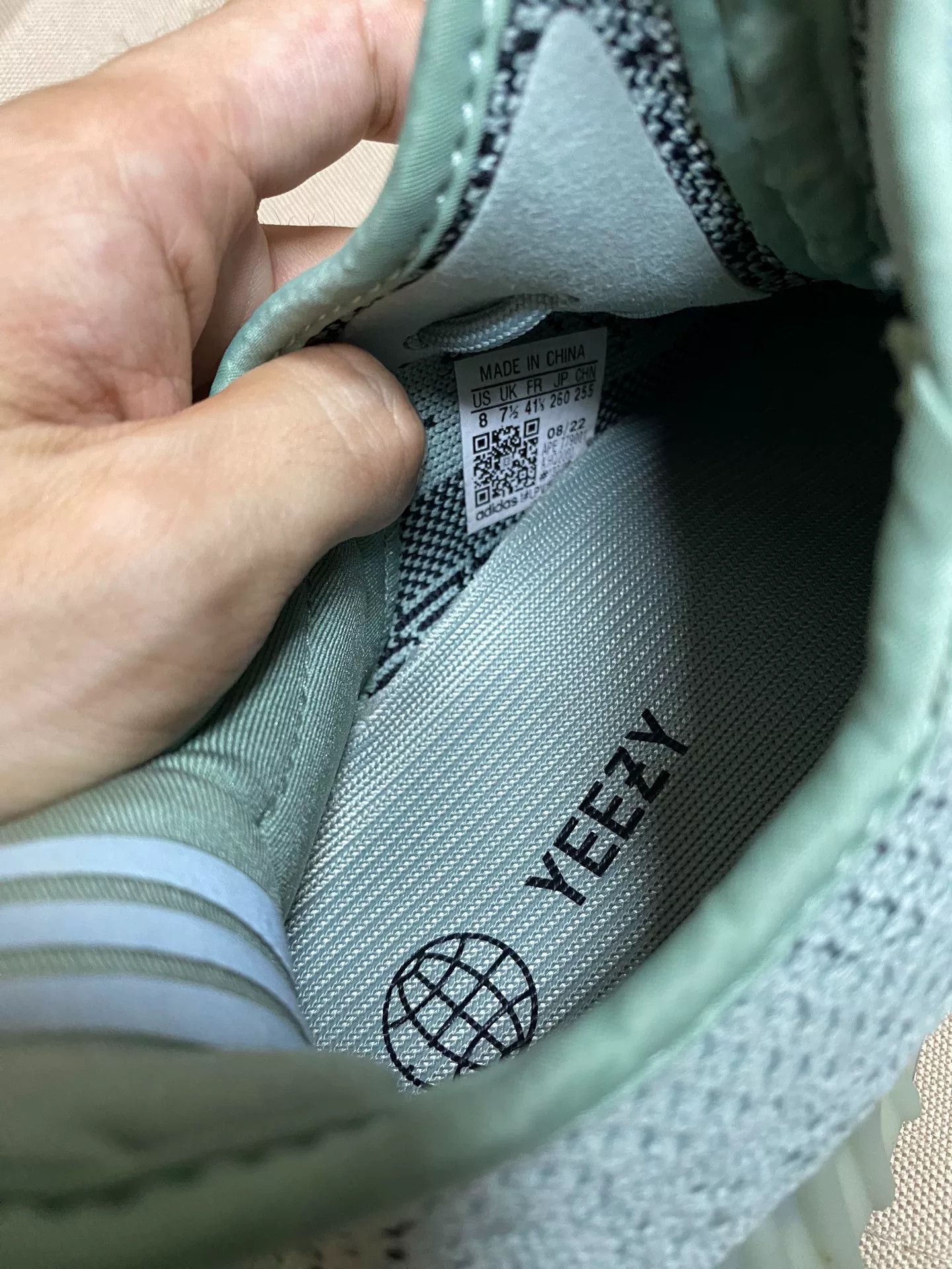 Adidas Adidas YEEZY350 Green Lowtop Sneakers 41 Men Size US 8.5 / EU 41-42 - 7 Thumbnail