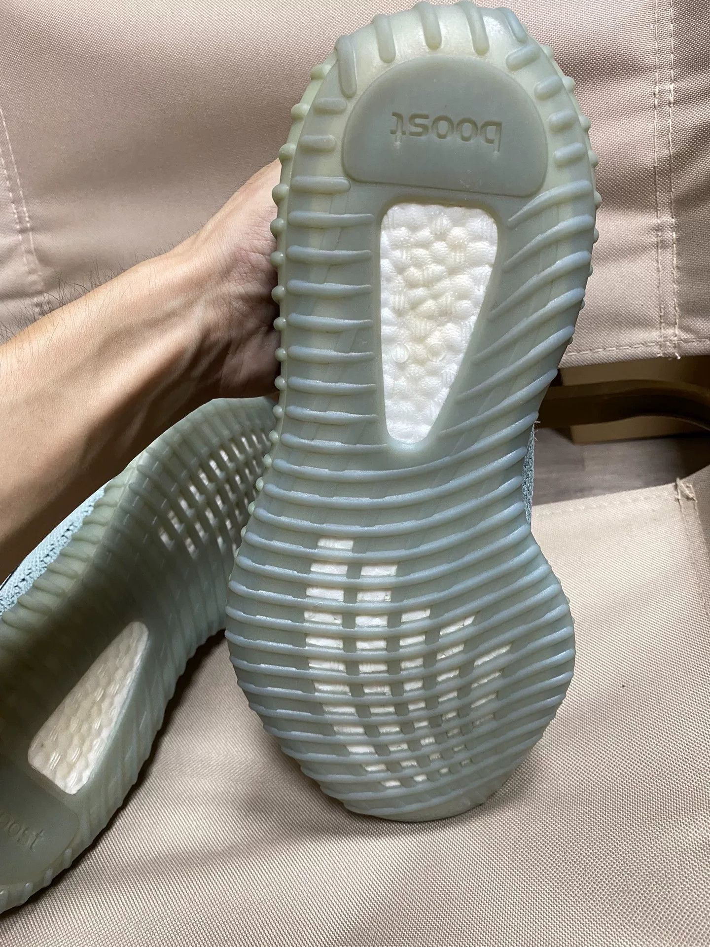 Adidas Adidas YEEZY350 Green Lowtop Sneakers 41 Men Size US 8.5 / EU 41-42 - 6 Thumbnail
