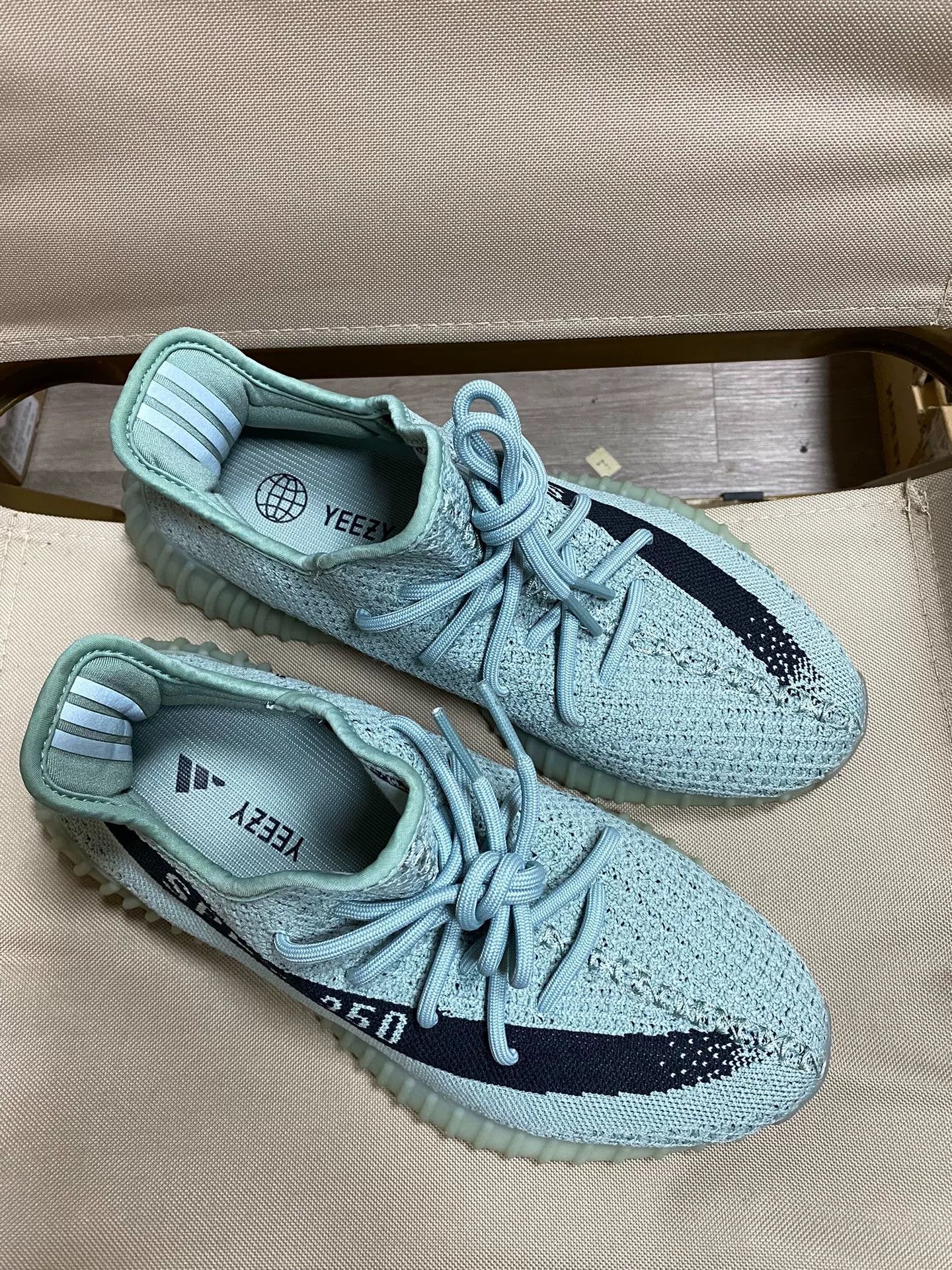 Adidas Adidas YEEZY350 Green Lowtop Sneakers 41 Men Size US 8.5 / EU 41-42 - 3 Thumbnail
