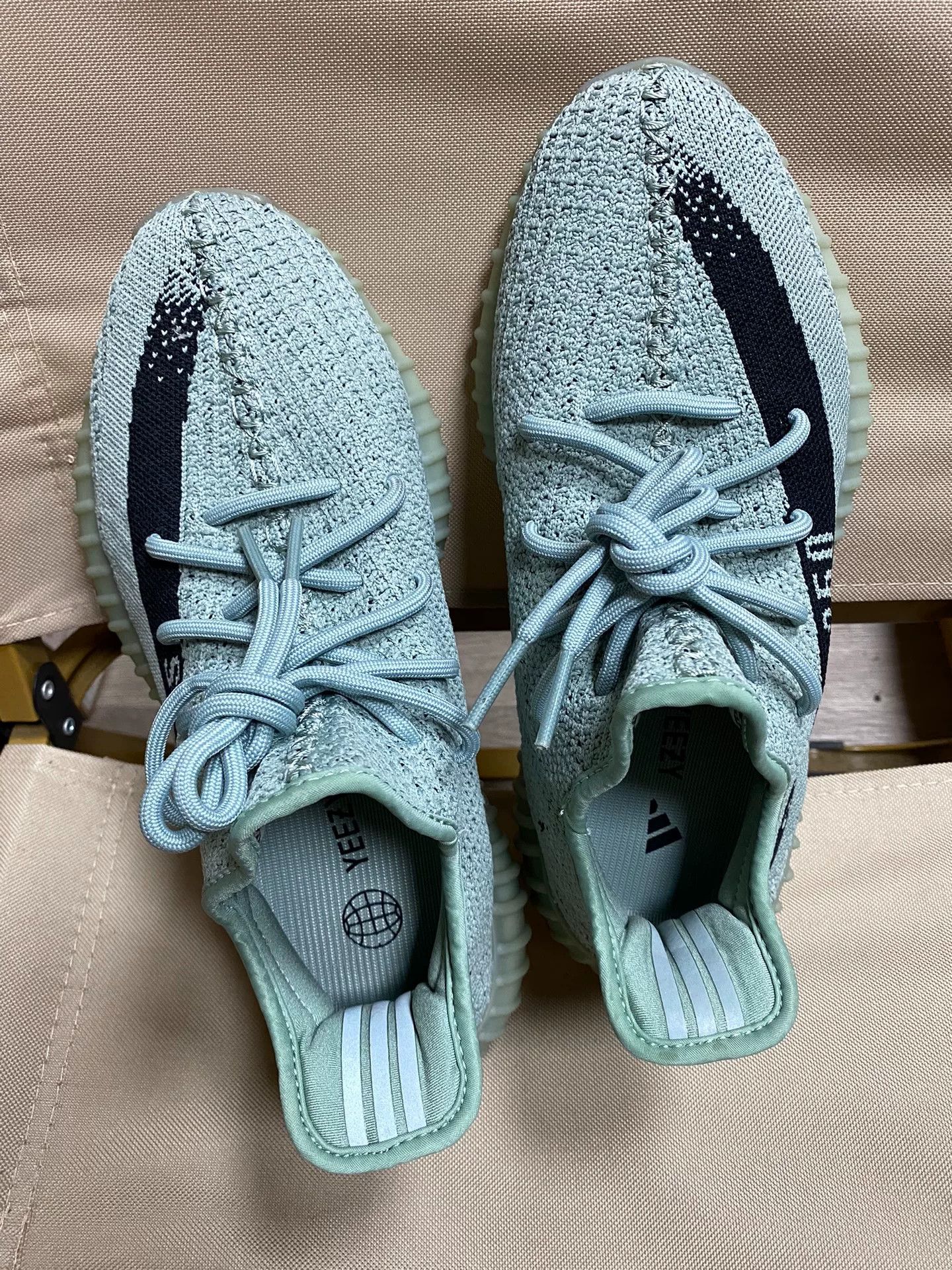 Adidas Adidas YEEZY350 Green Lowtop Sneakers 41 Men Size US 8.5 / EU 41-42 - 2 Thumbnail