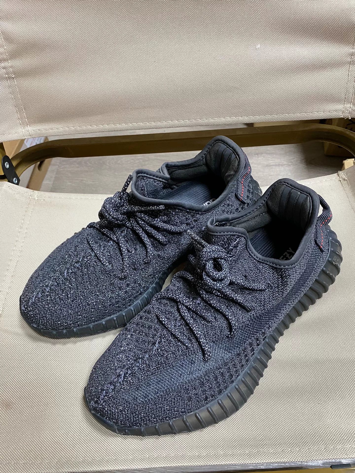 Yeezy Yeezy Black Lowtop Sneakers 38 Men Size US 6 / EU 39 - 2 Thumbnail