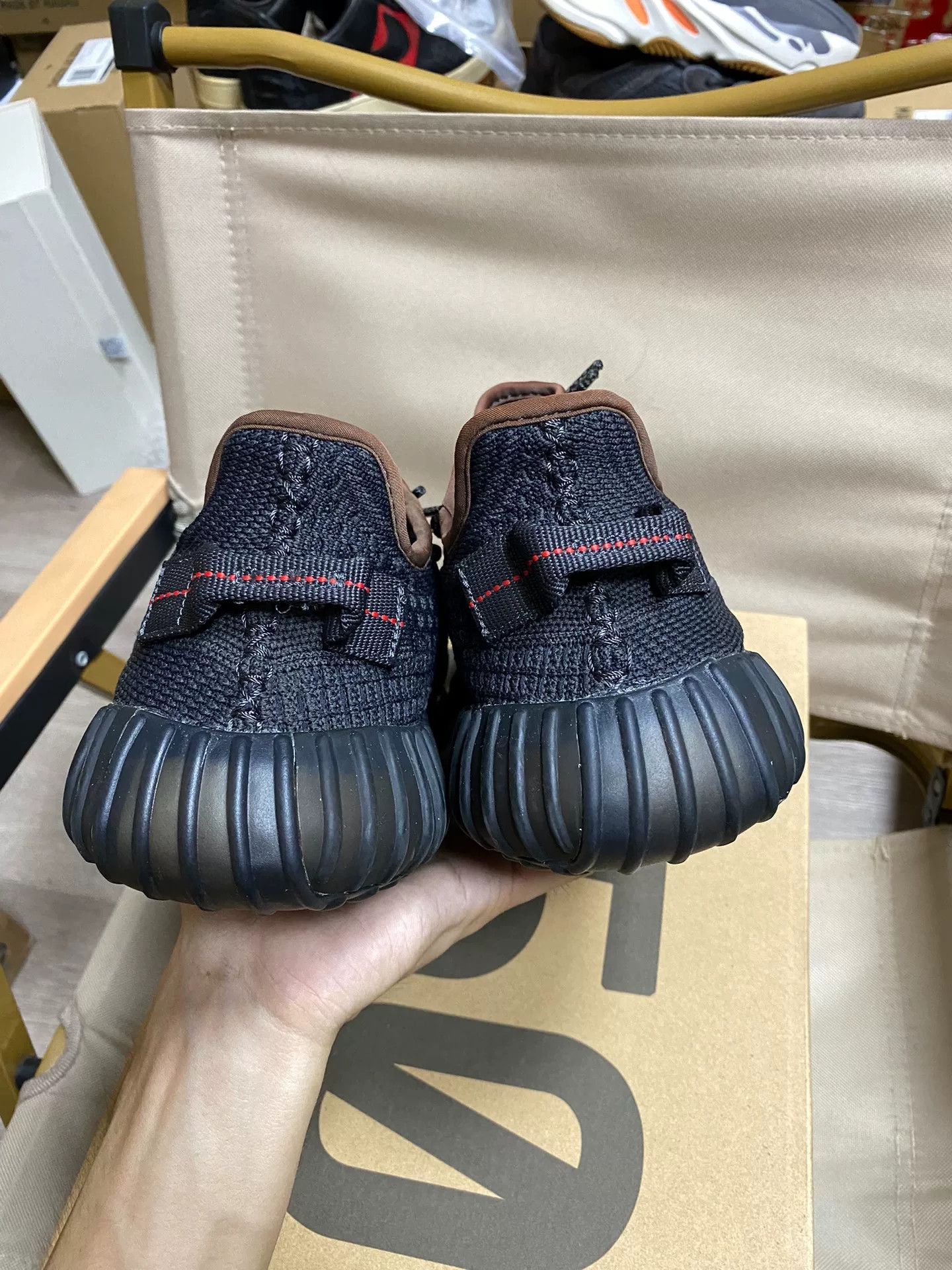 Adidas Adidas YEEZY350 Black Lowtop Sneakers 35 Men Size US 5 / EU 37 - 5 Thumbnail