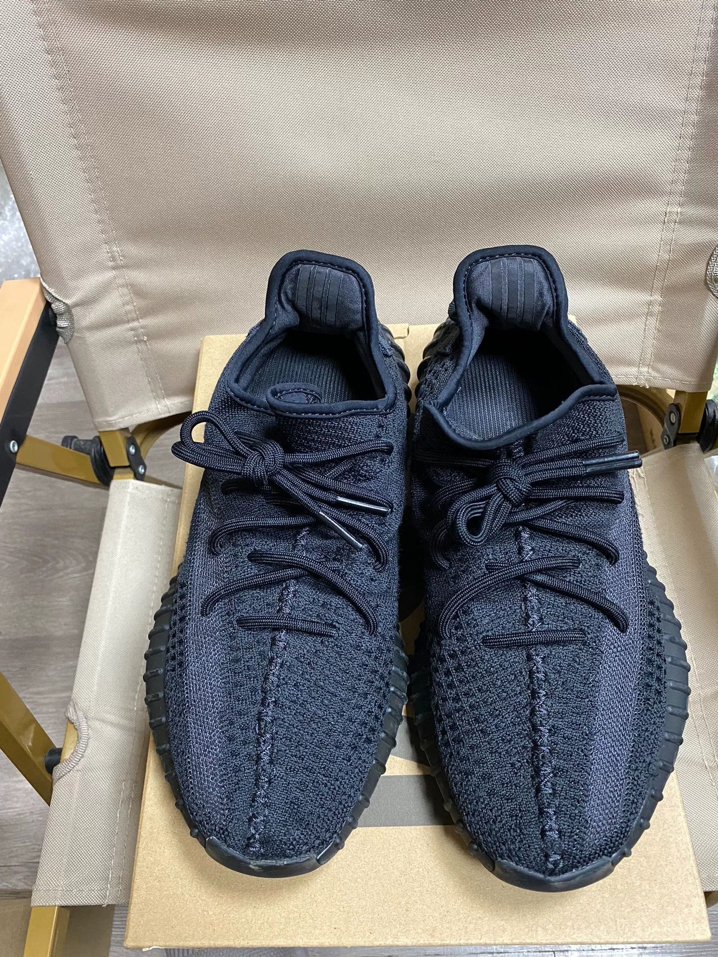 Adidas Adidas YEEZY350 Black Lowtop Sneakers 9.5 Men Size US 9.5 / EU 42-43 - 3 Thumbnail
