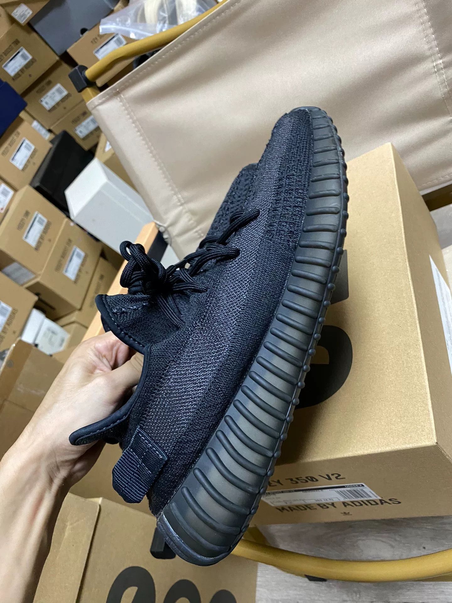 Adidas Adidas YEEZY350 Black Lowtop Sneakers 9.5 Men Size US 9.5 / EU 42-43 - 6 Thumbnail