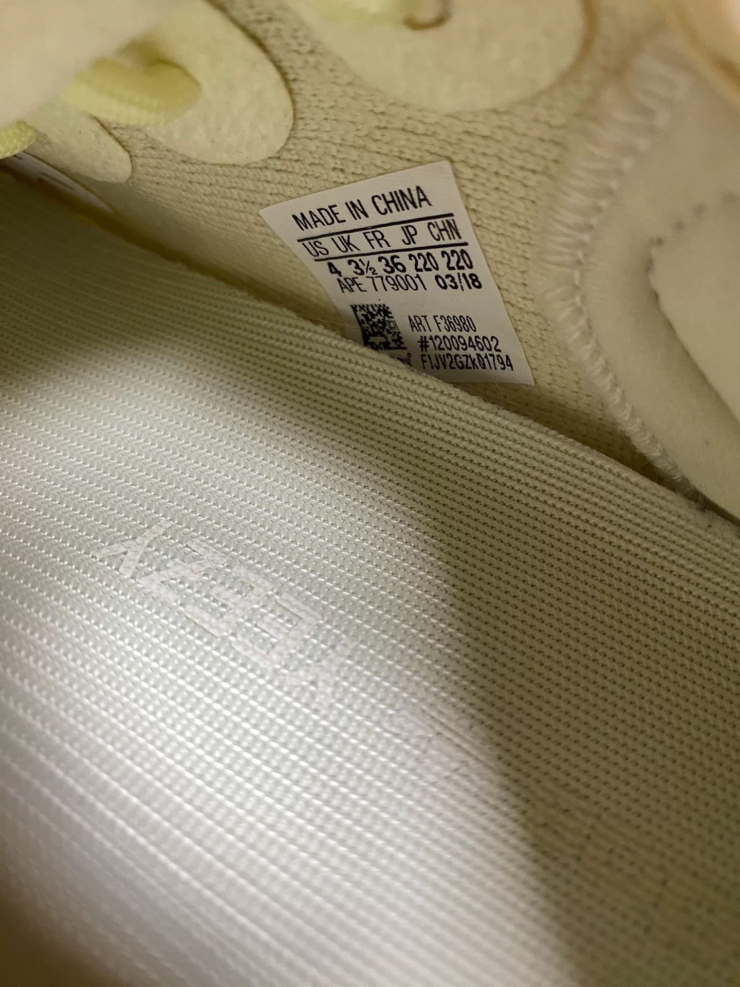 Yeezy Yeezy Yellow Lowtop Sneakers 36 Men Size US 5 / EU 37 - 9 Thumbnail
