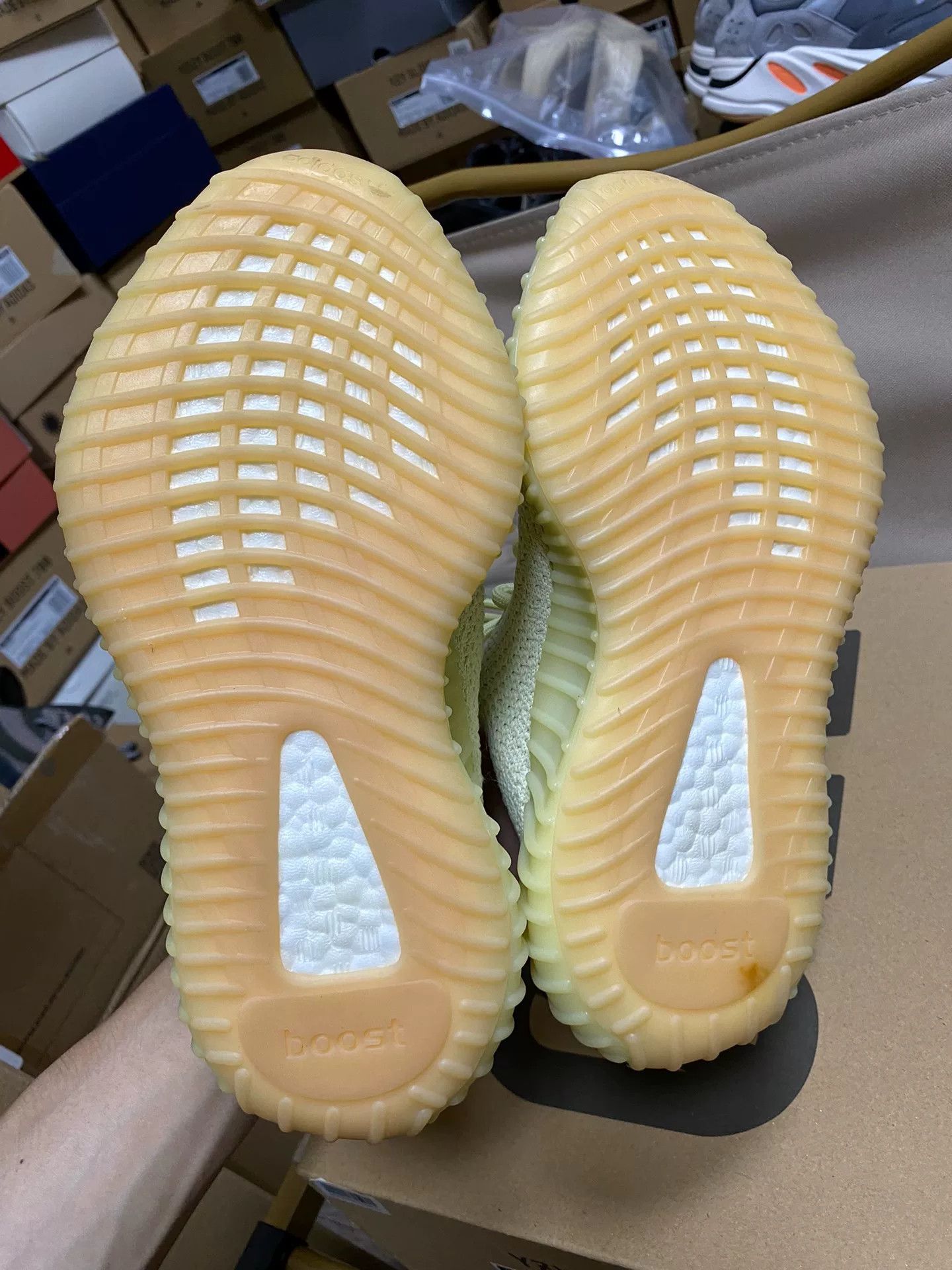 Yeezy Yeezy Yellow Lowtop Sneakers 36 Men Size US 5 / EU 37 - 3 Thumbnail