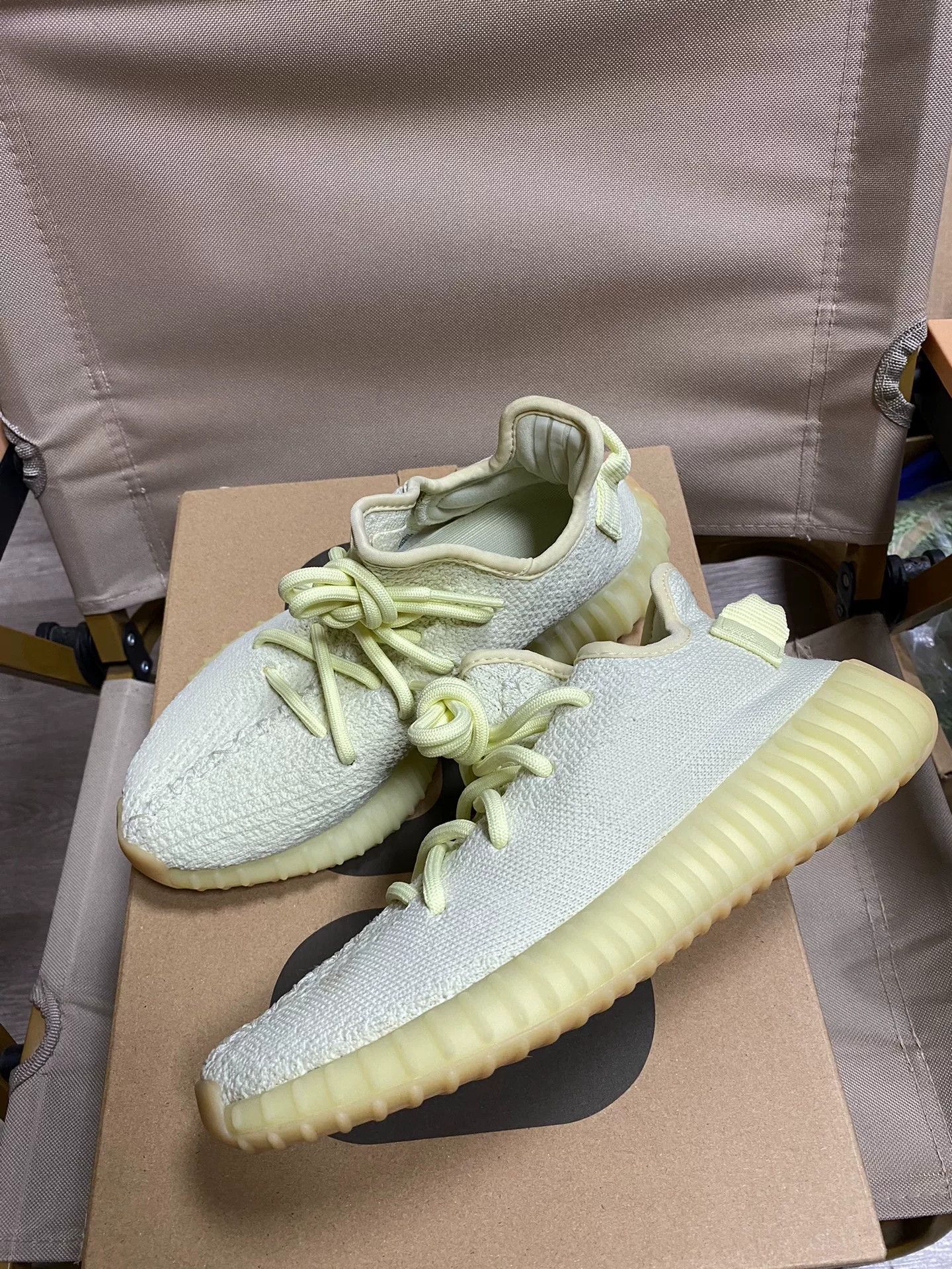 Yeezy Yeezy Yellow Lowtop Sneakers 36 Men Size US 5 / EU 37 - 5 Thumbnail