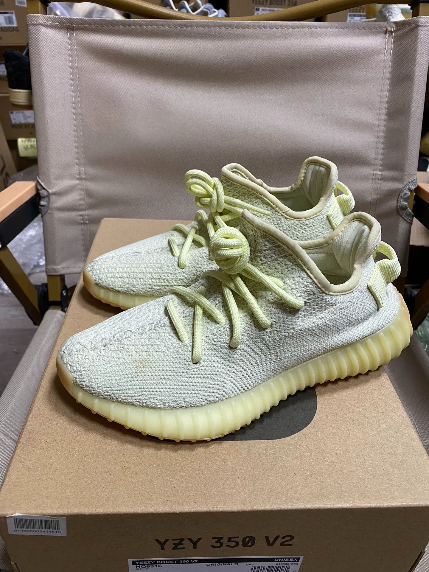 Yeezy Yeezy Yellow Lowtop Sneakers 36 Men Size US 5 / EU 37 - 8 Thumbnail