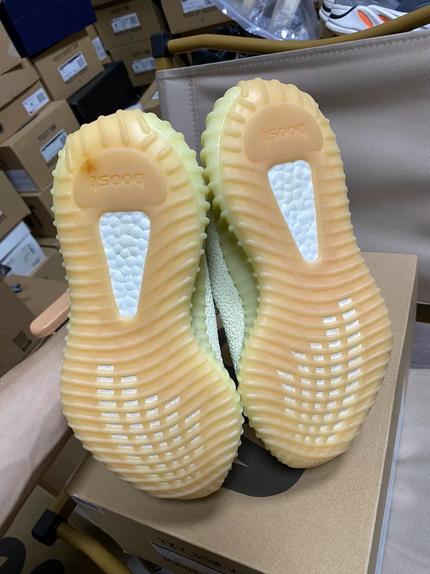 Yeezy Yeezy Yellow Lowtop Sneakers 36 Men Size US 5 / EU 37 - 4 Thumbnail